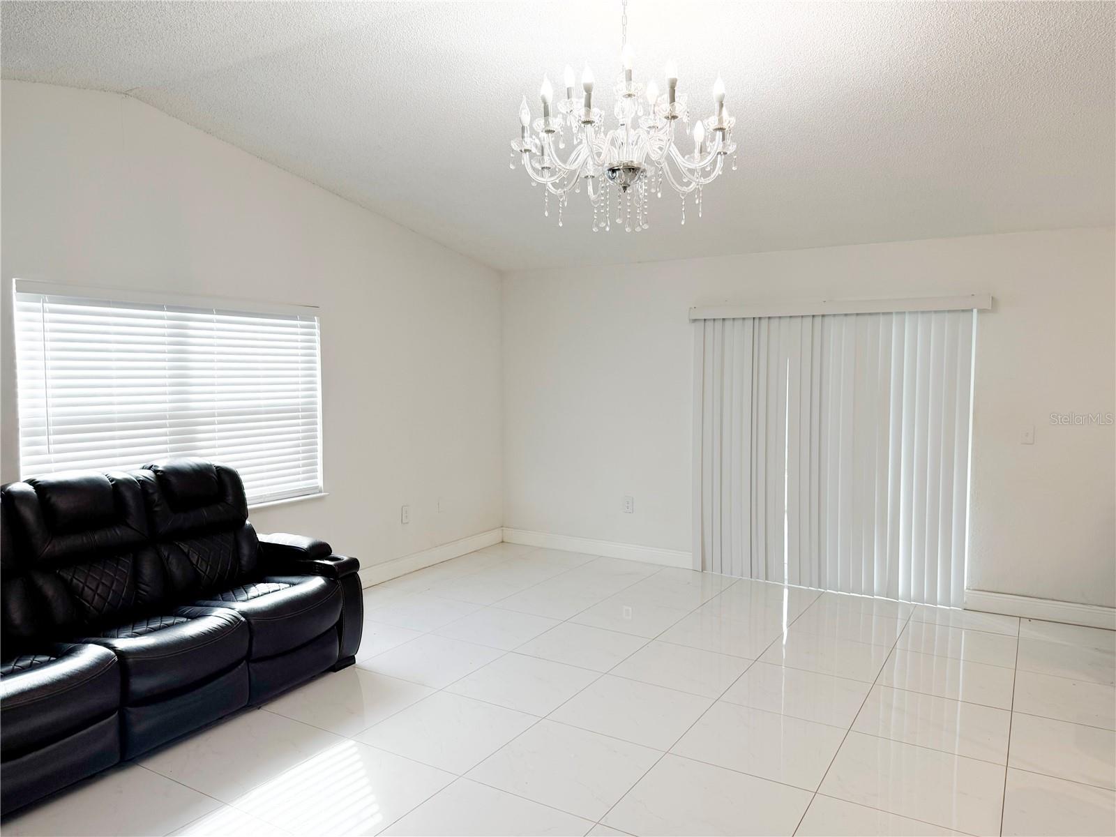 Image 10 of 30 For 6224 Palmview Court