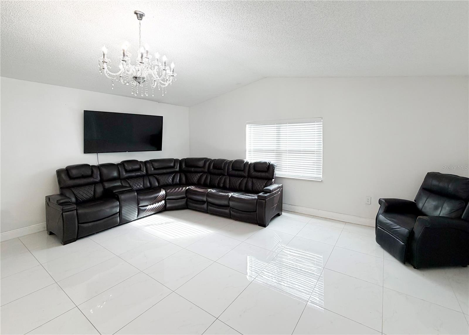 Image 11 of 30 For 6224 Palmview Court