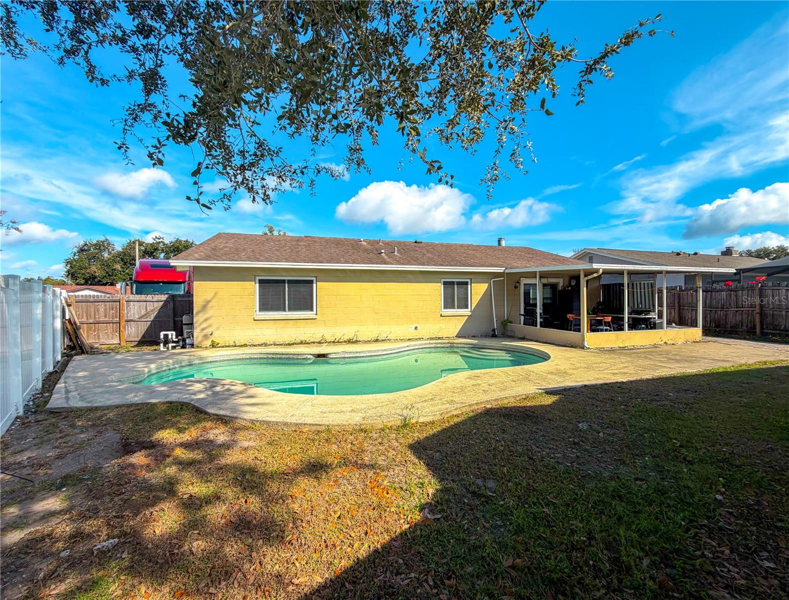 Image 2 of 30 For 6224 Palmview Court