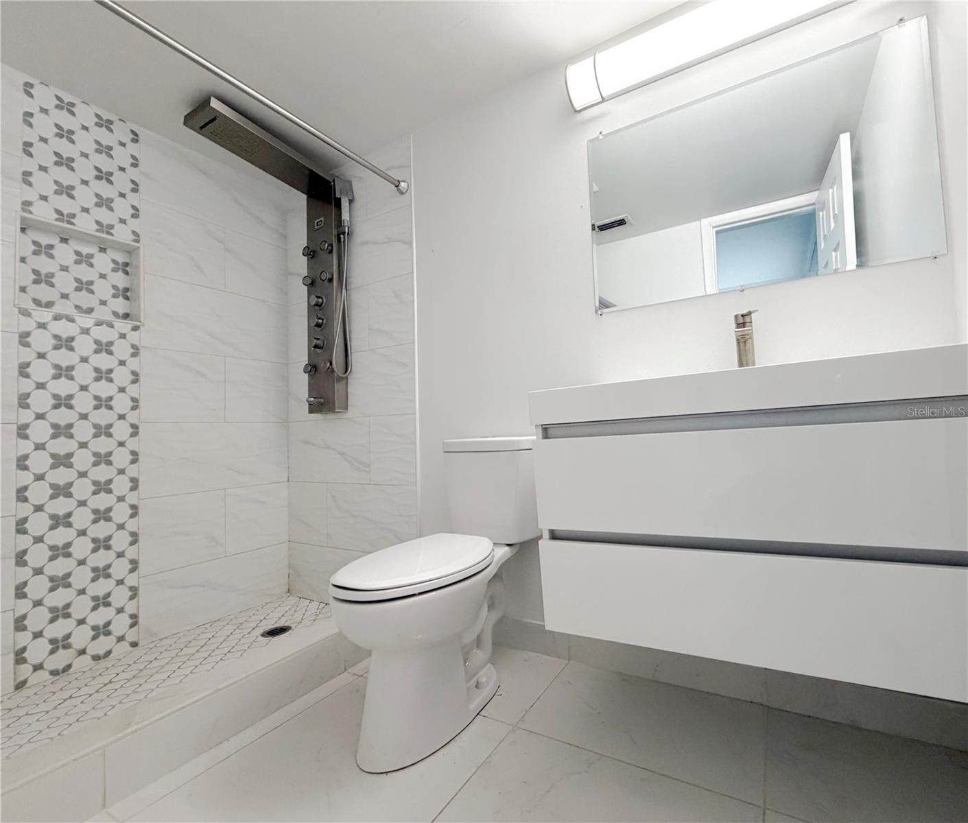 Image 21 of 30 For 6224 Palmview Court