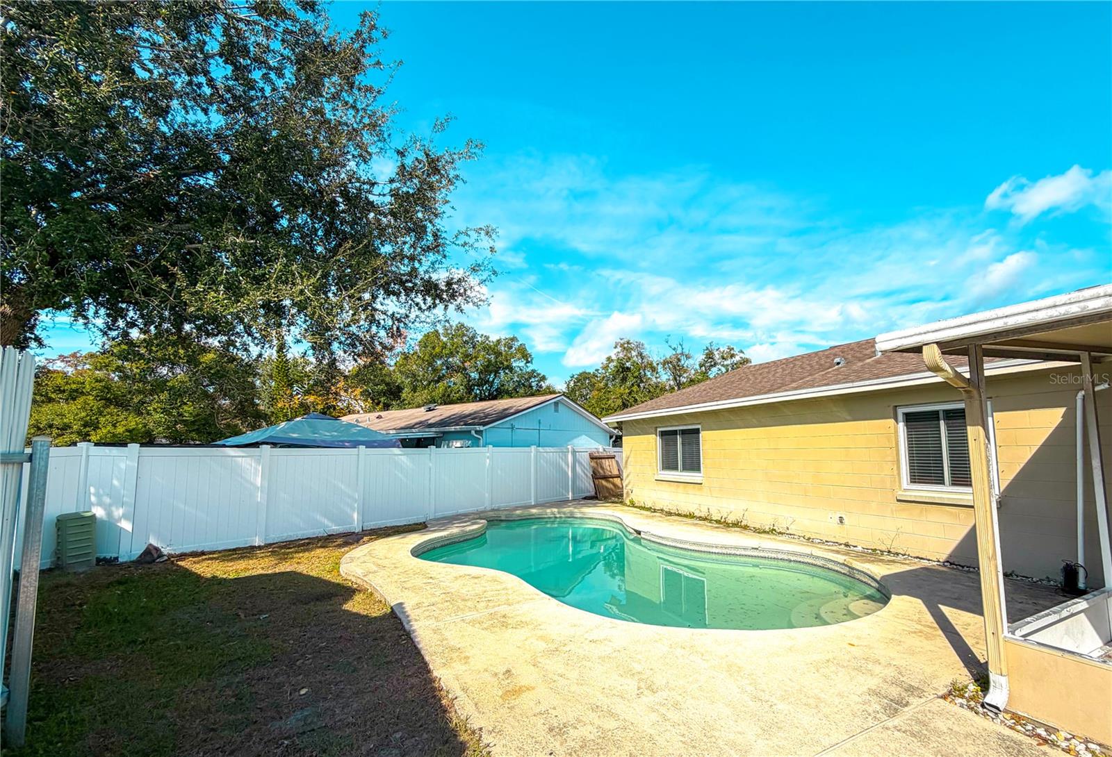 Image 5 of 30 For 6224 Palmview Court