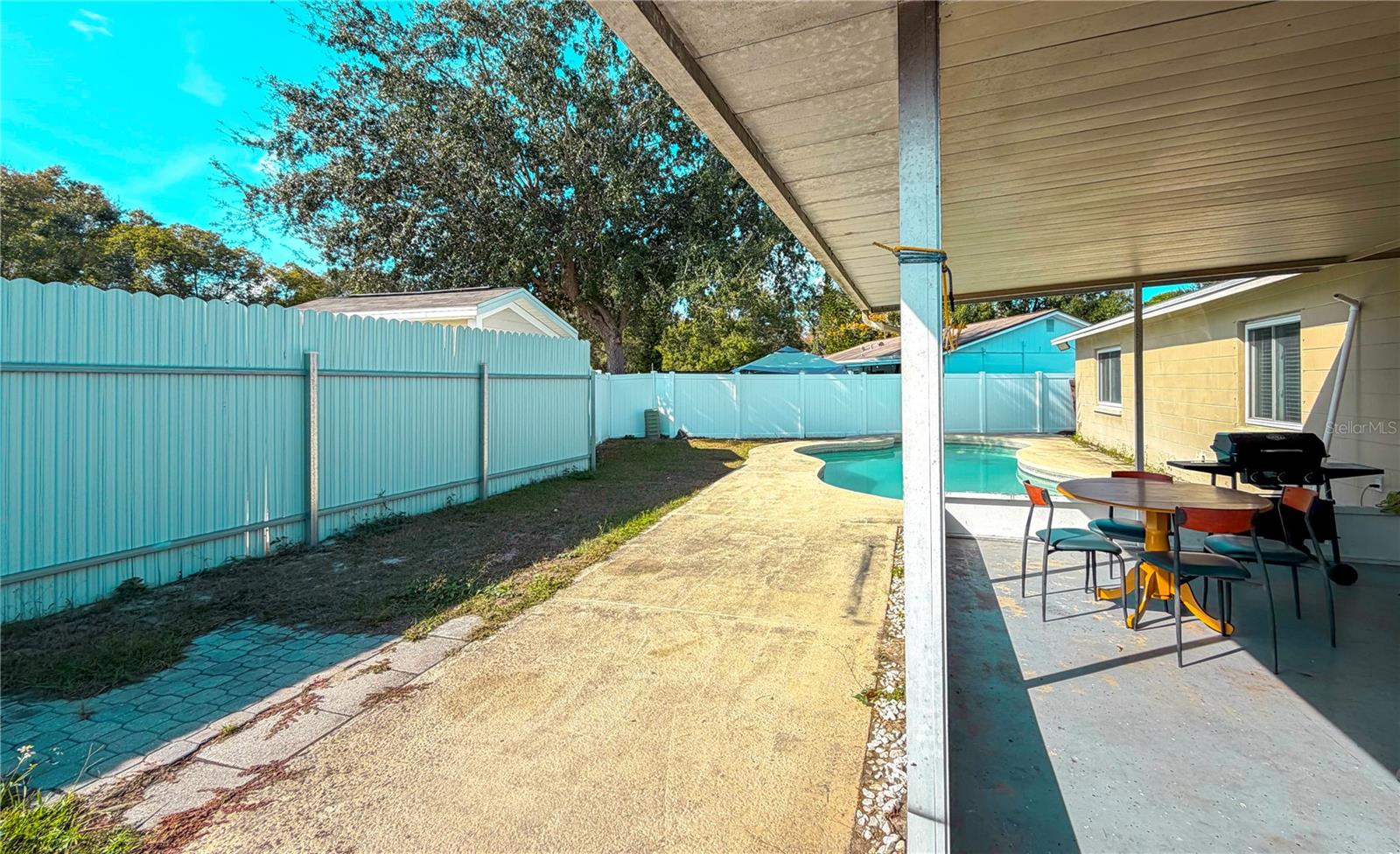 Image 8 of 30 For 6224 Palmview Court