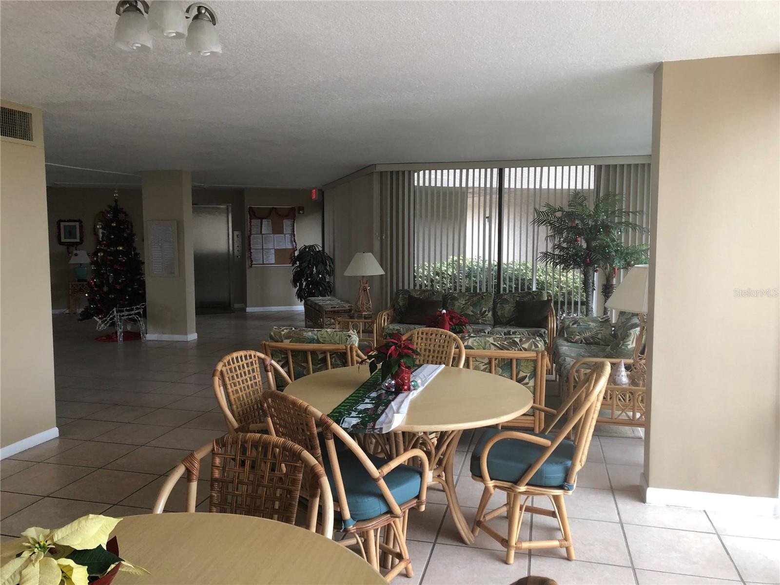 Image 4 of 11 For 17580 Gulf Boulevard 206