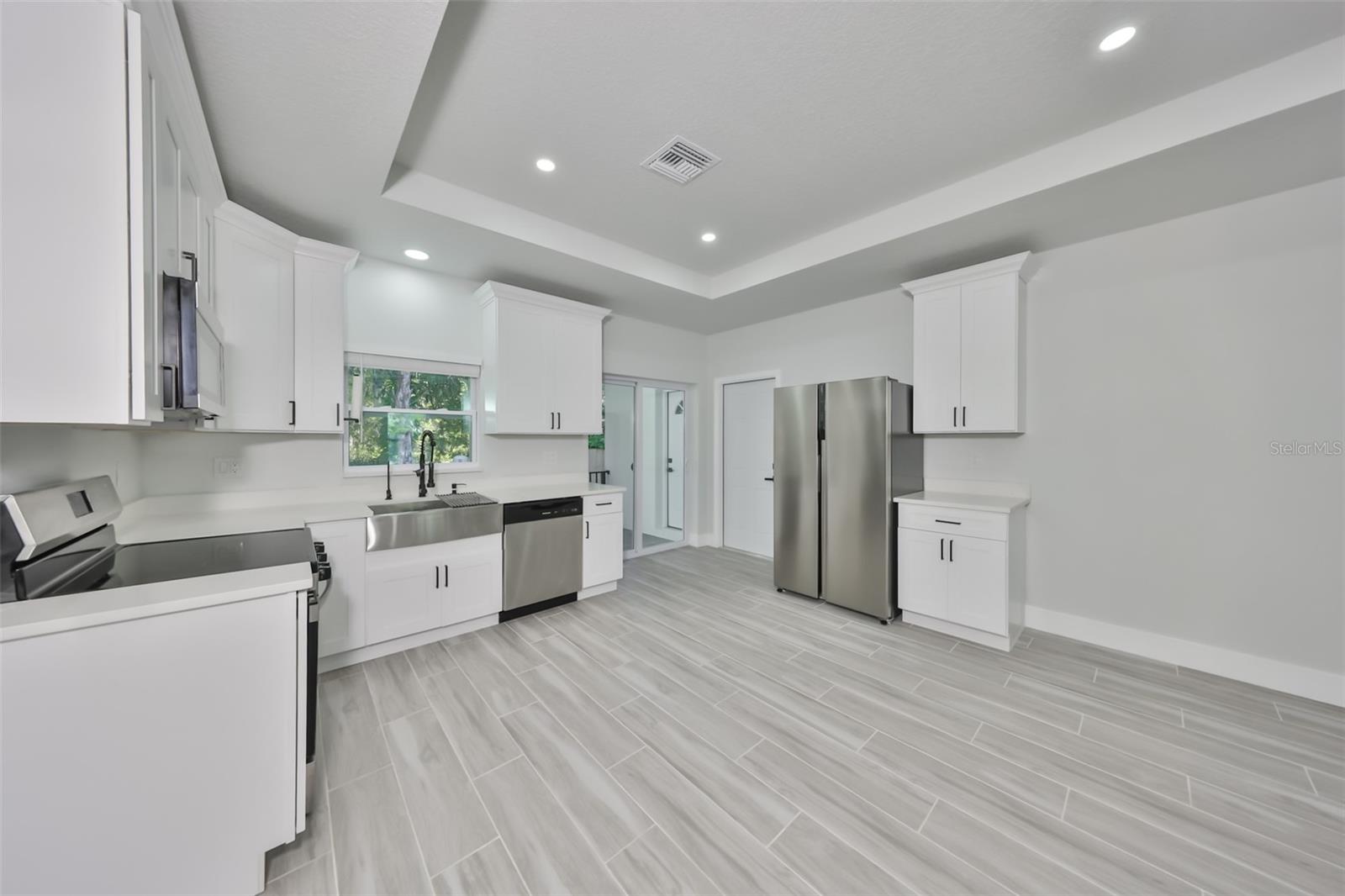 Image 32 of 58 For 16407 Lake Byrd Drive