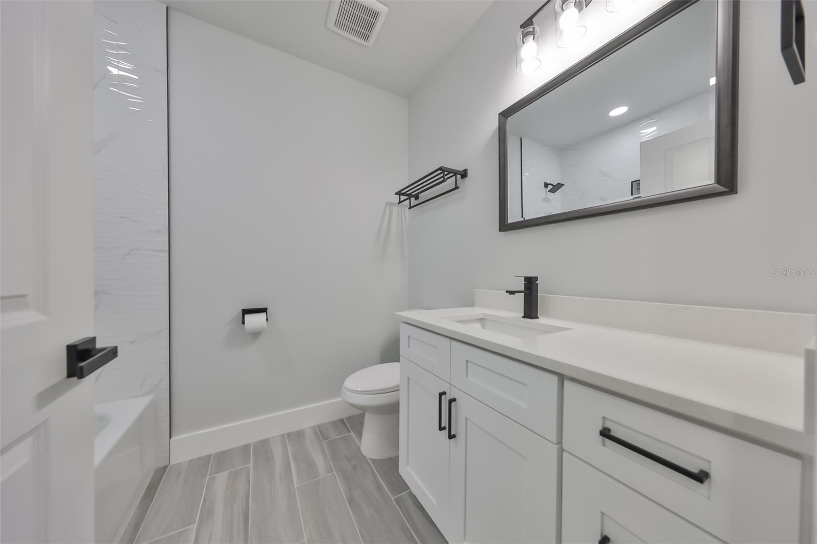 Image 36 of 58 For 16407 Lake Byrd Drive