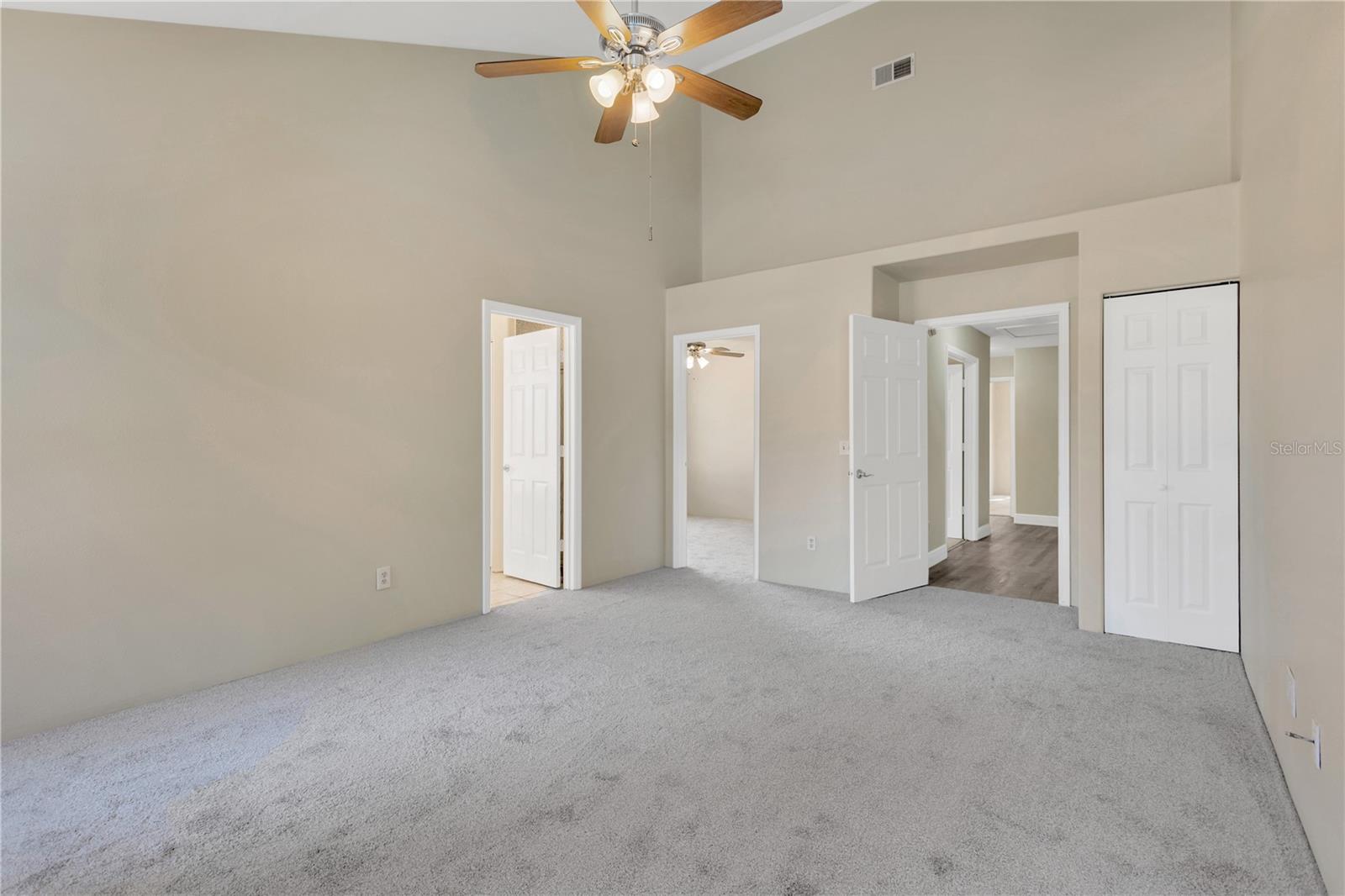 Image 18 of 53 For 526 Emberwood Drive