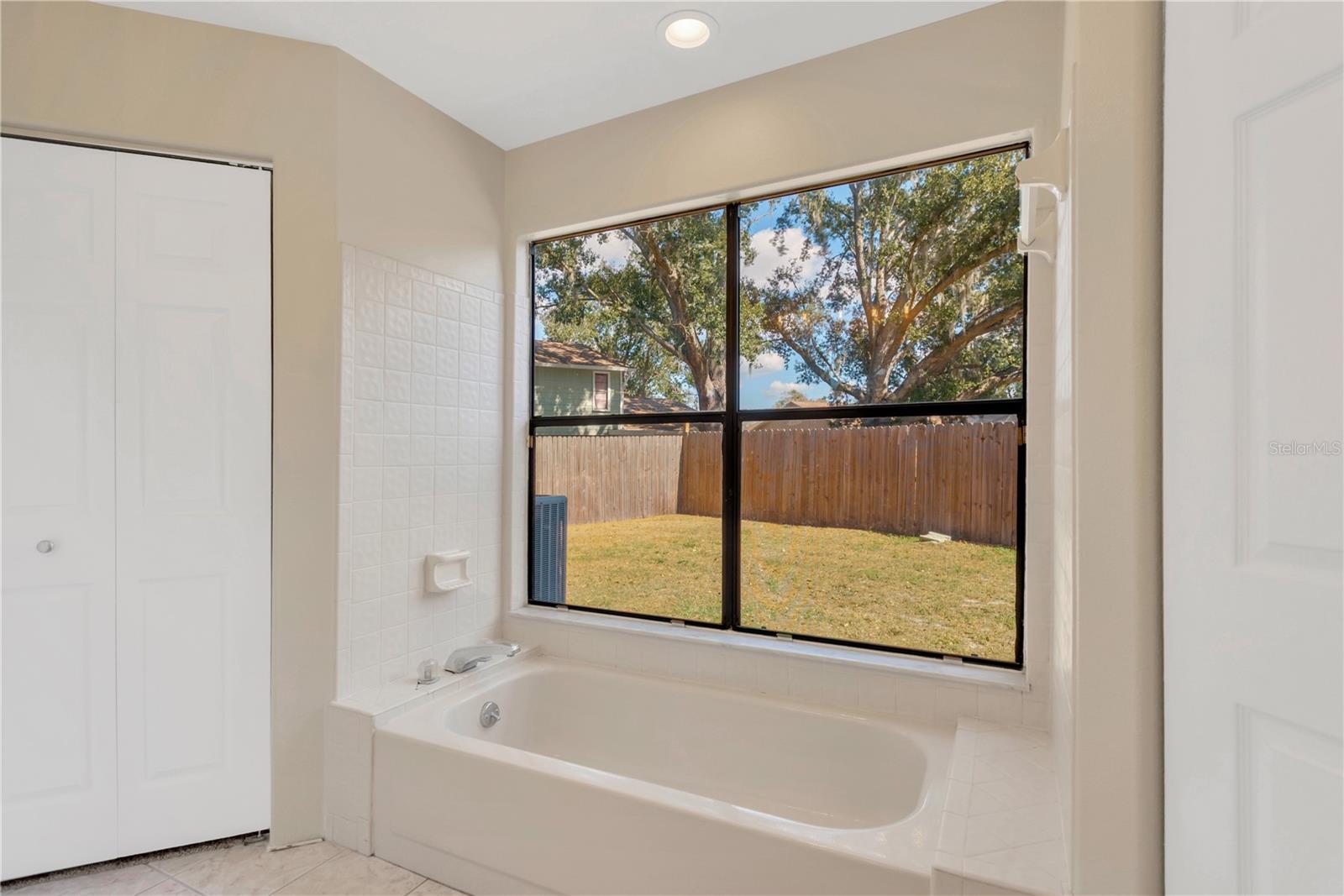 Image 20 of 53 For 526 Emberwood Drive