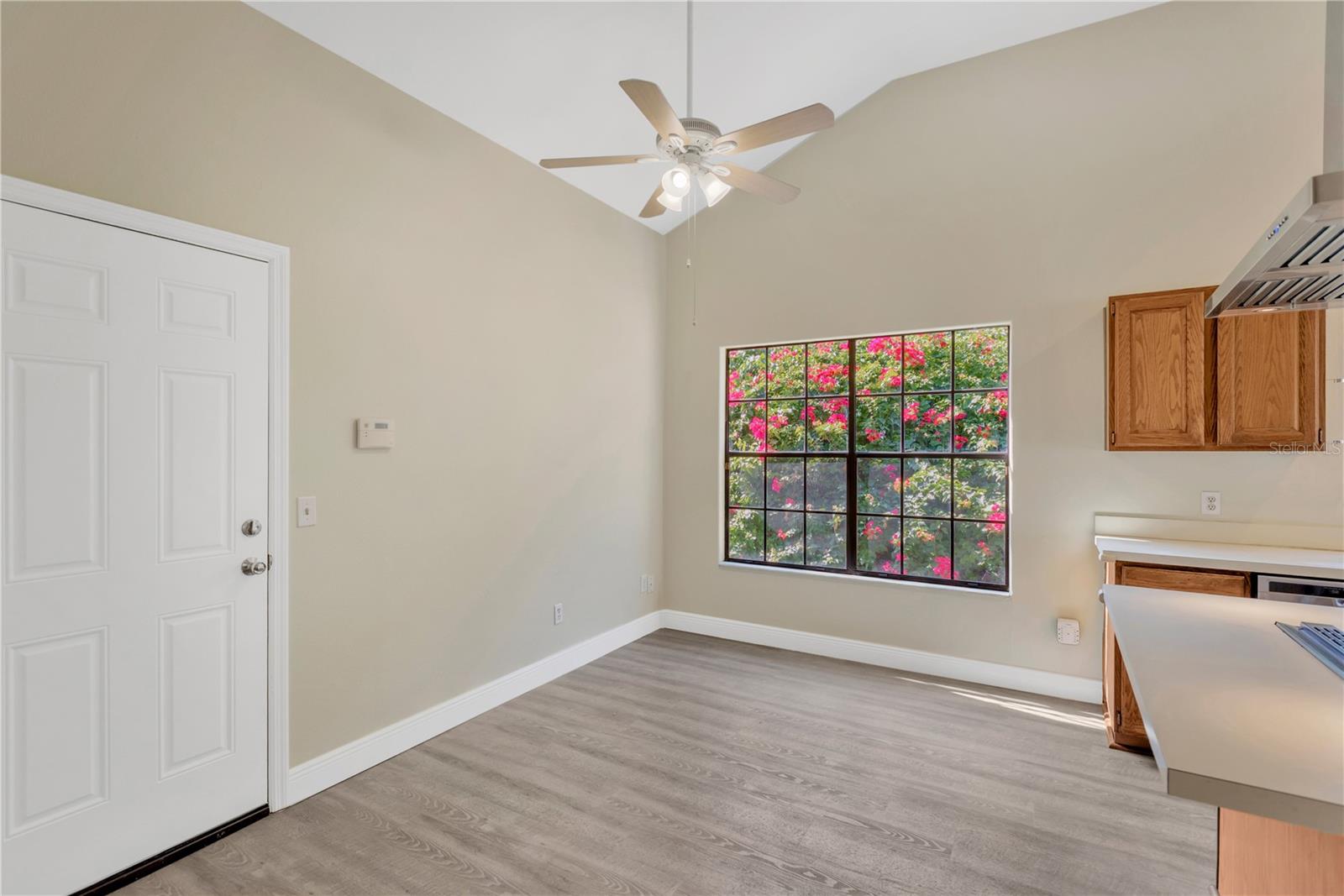 Image 21 of 53 For 526 Emberwood Drive