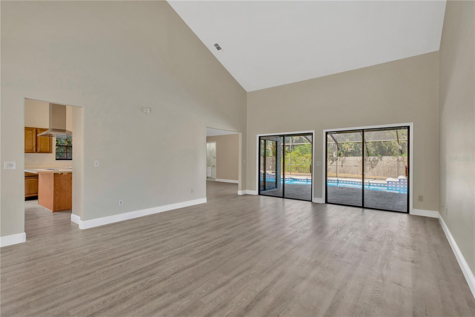 Image 6 of 53 For 526 Emberwood Drive