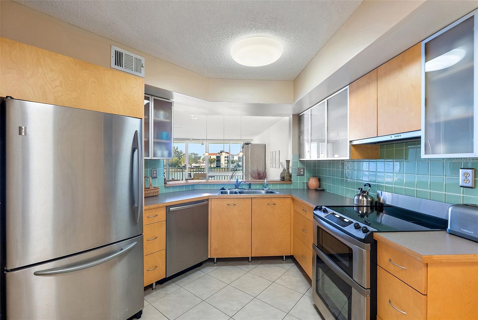 Image 13 of 44 For 5281 Isla Key Boulevard S 207