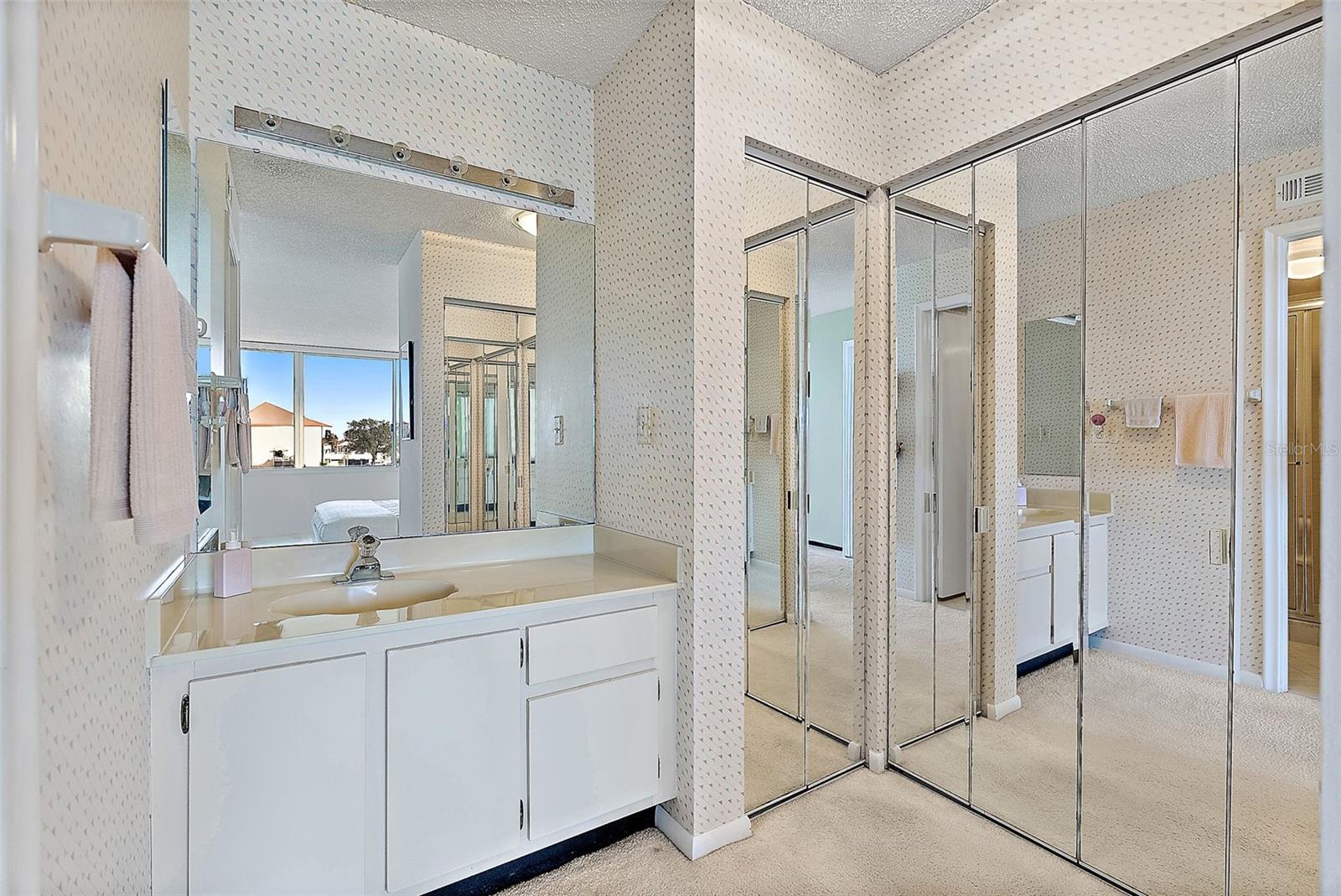 Image 22 of 44 For 5281 Isla Key Boulevard S 207