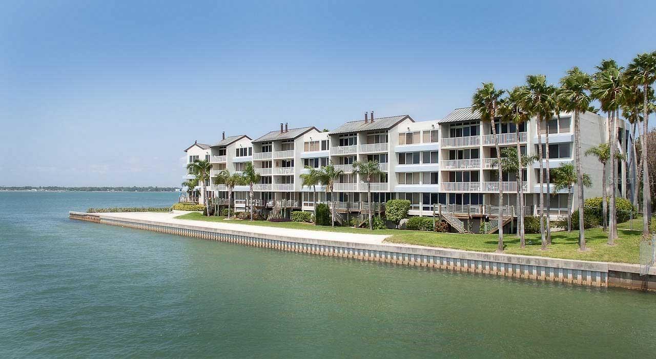 Image 29 of 44 For 5281 Isla Key Boulevard S 207