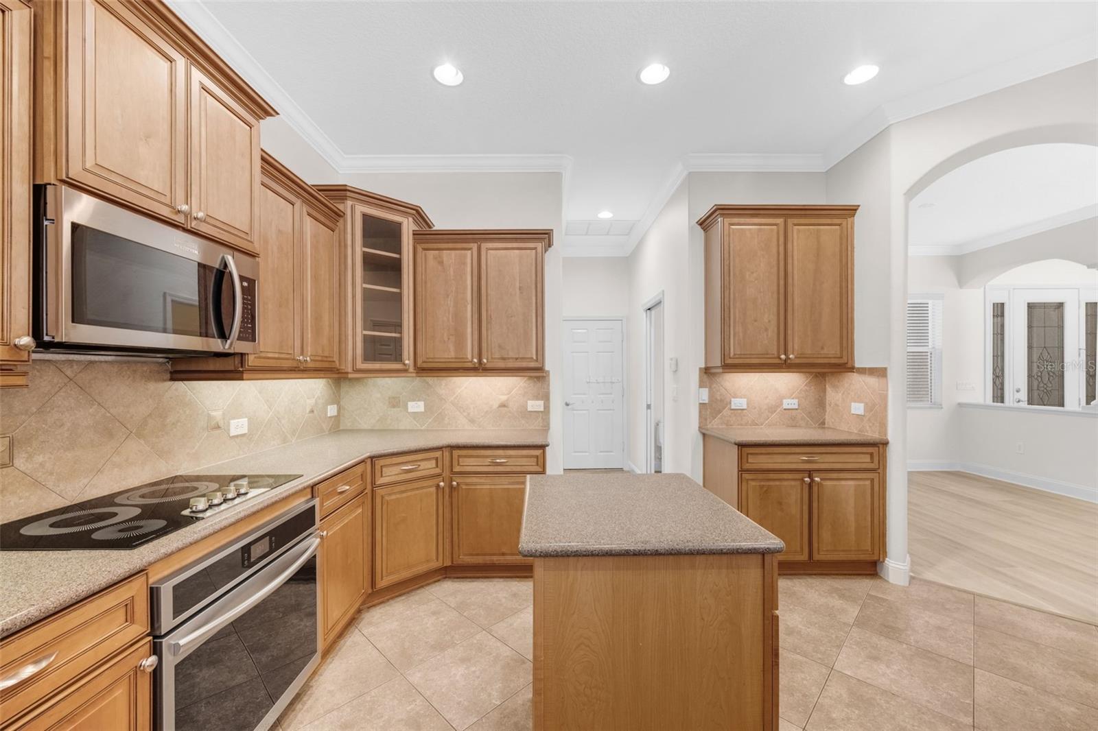 Image 26 of 71 For 27318 Sora Boulevard