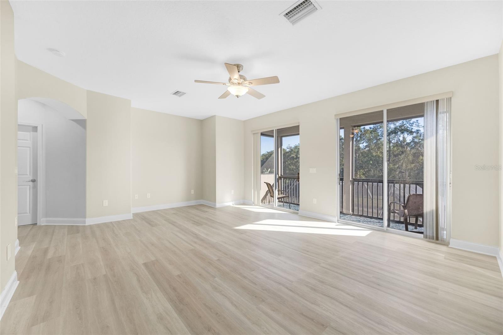 Image 39 of 71 For 27318 Sora Boulevard