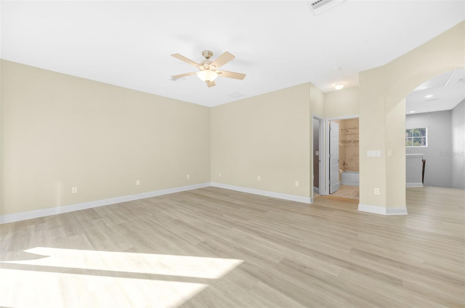 Image 41 of 71 For 27318 Sora Boulevard