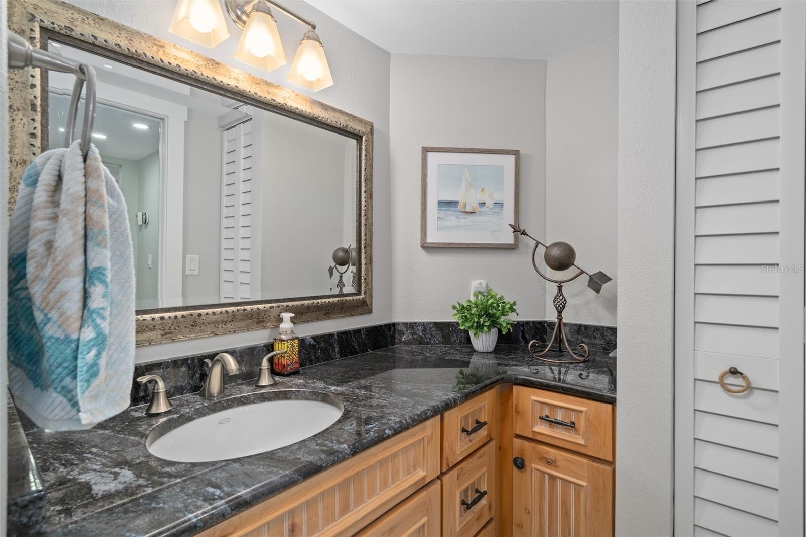 Image 25 of 72 For 1660 Gulf Boulevard 706