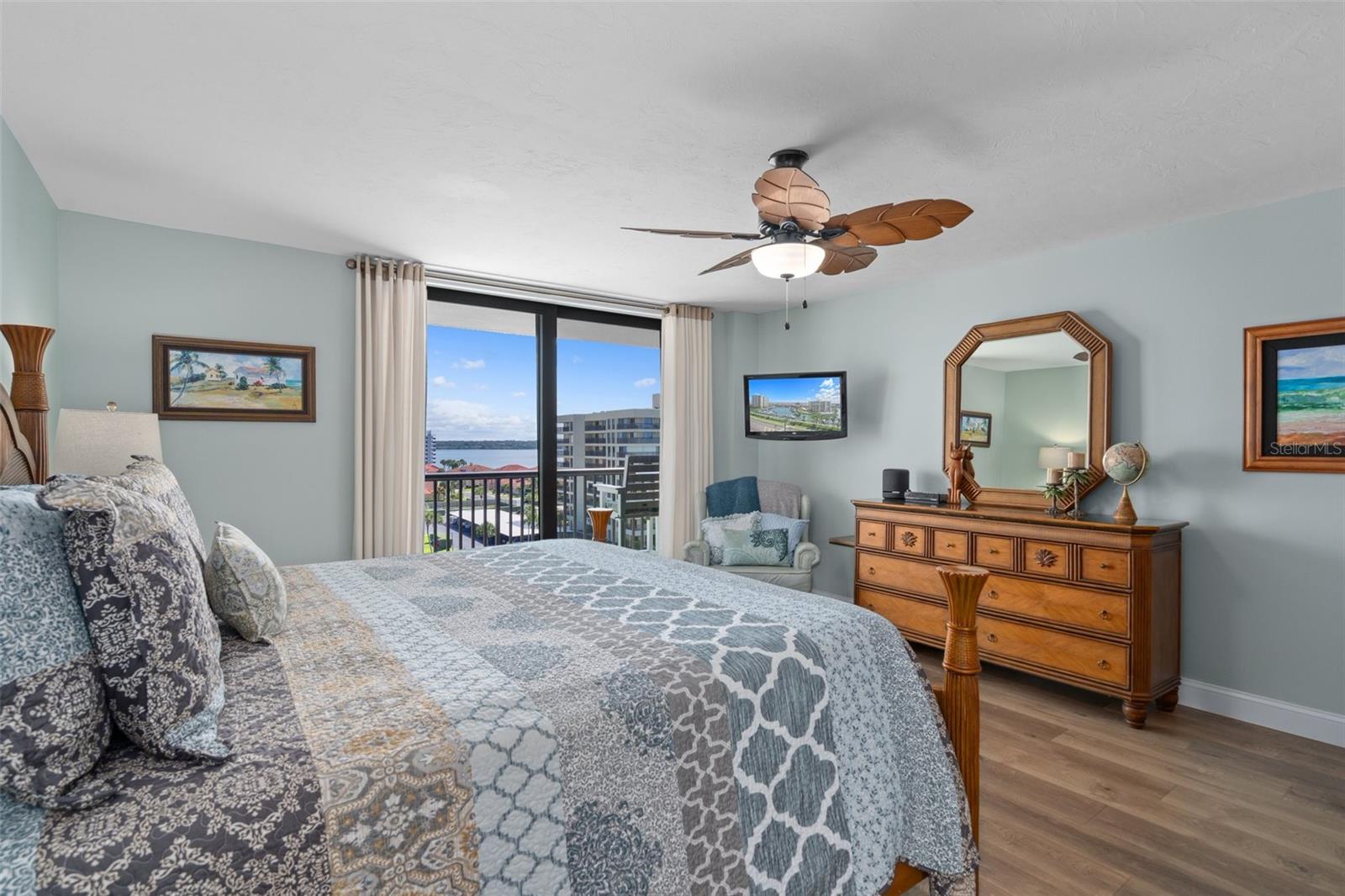 Image 37 of 72 For 1660 Gulf Boulevard 706