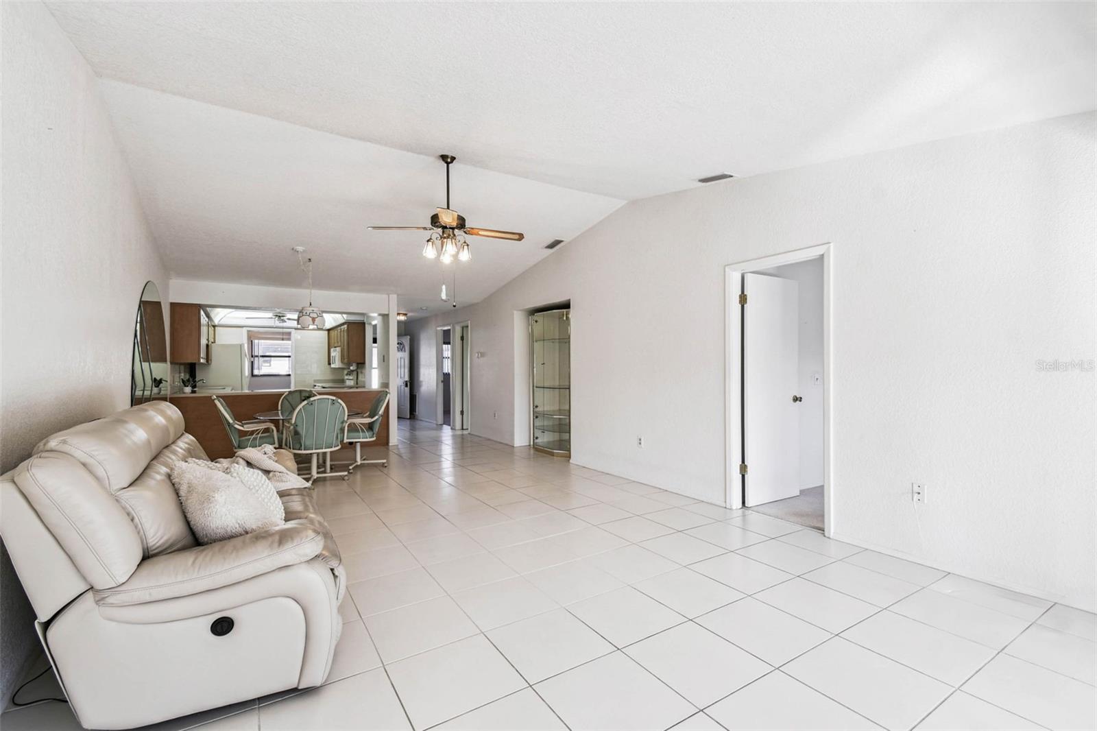 Image 11 of 71 For 7916 Radcliffe Circle