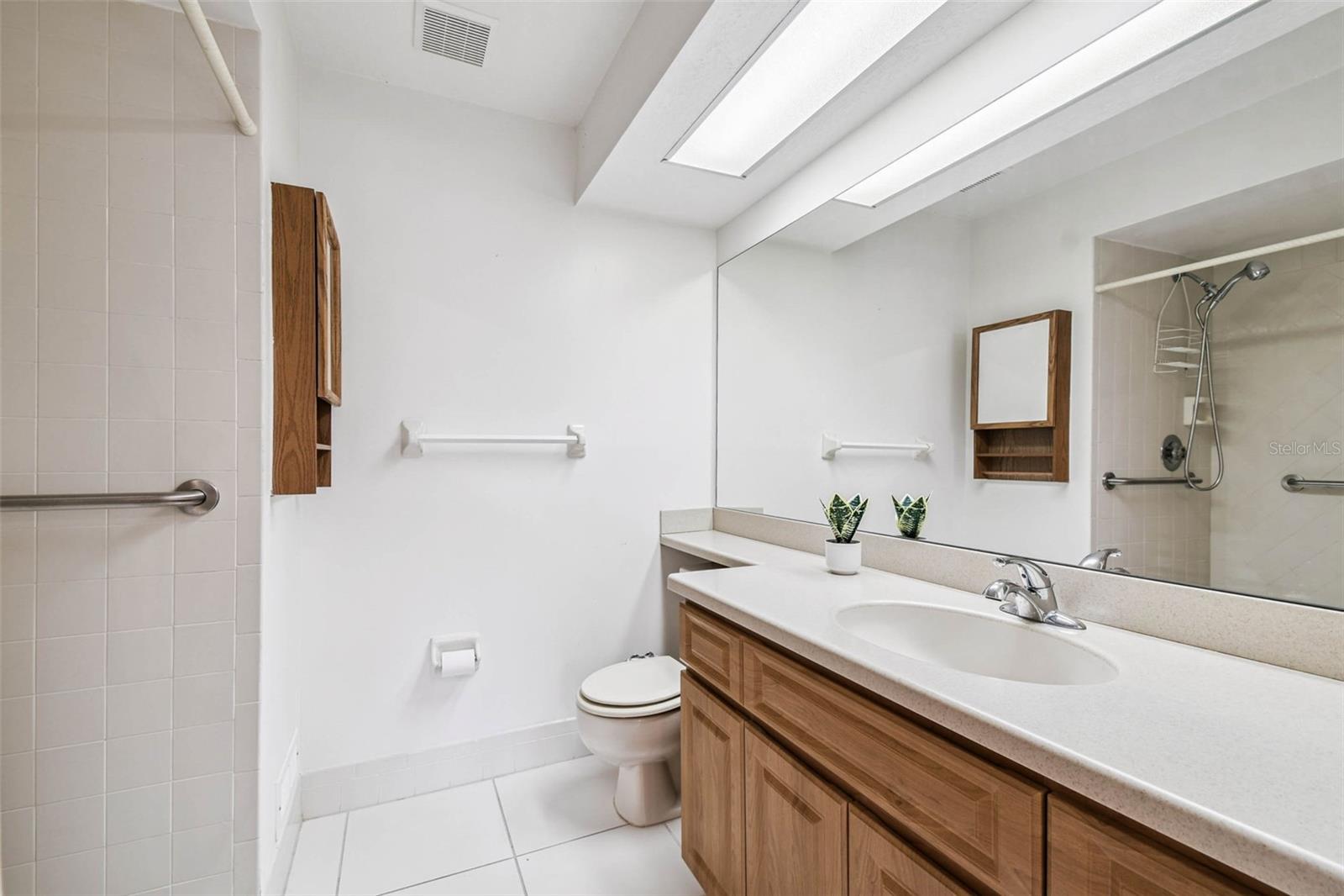 Image 33 of 71 For 7916 Radcliffe Circle