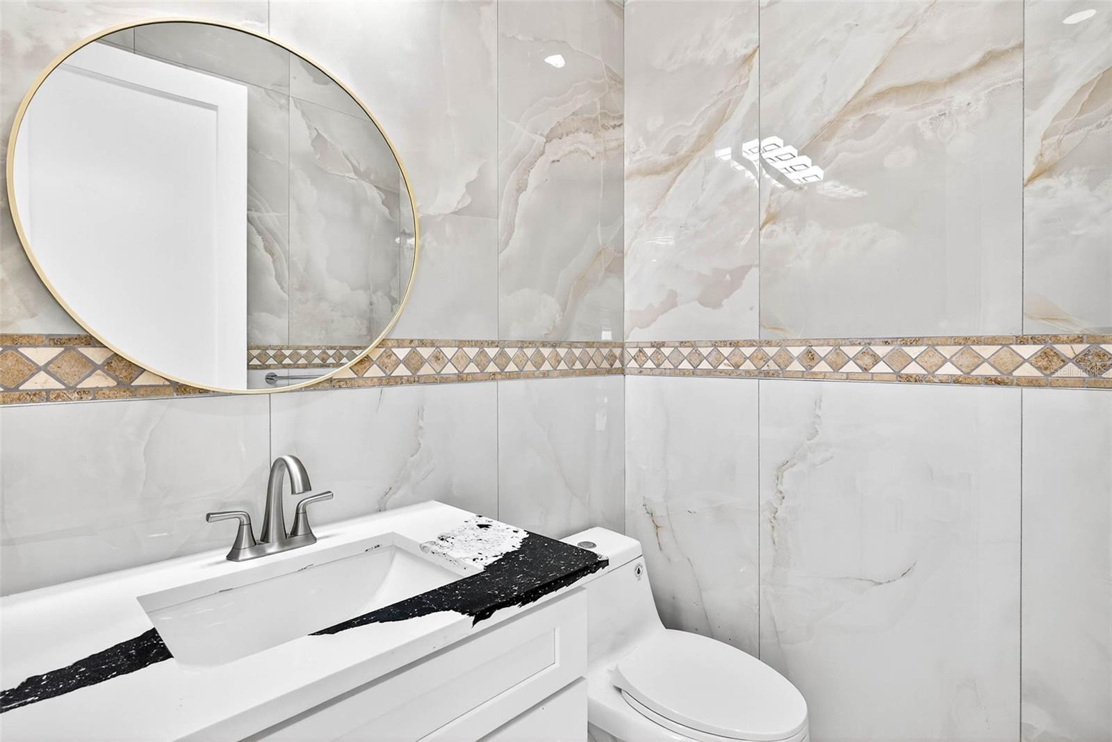 Image 16 of 54 For 216 Glen Arven Avenue