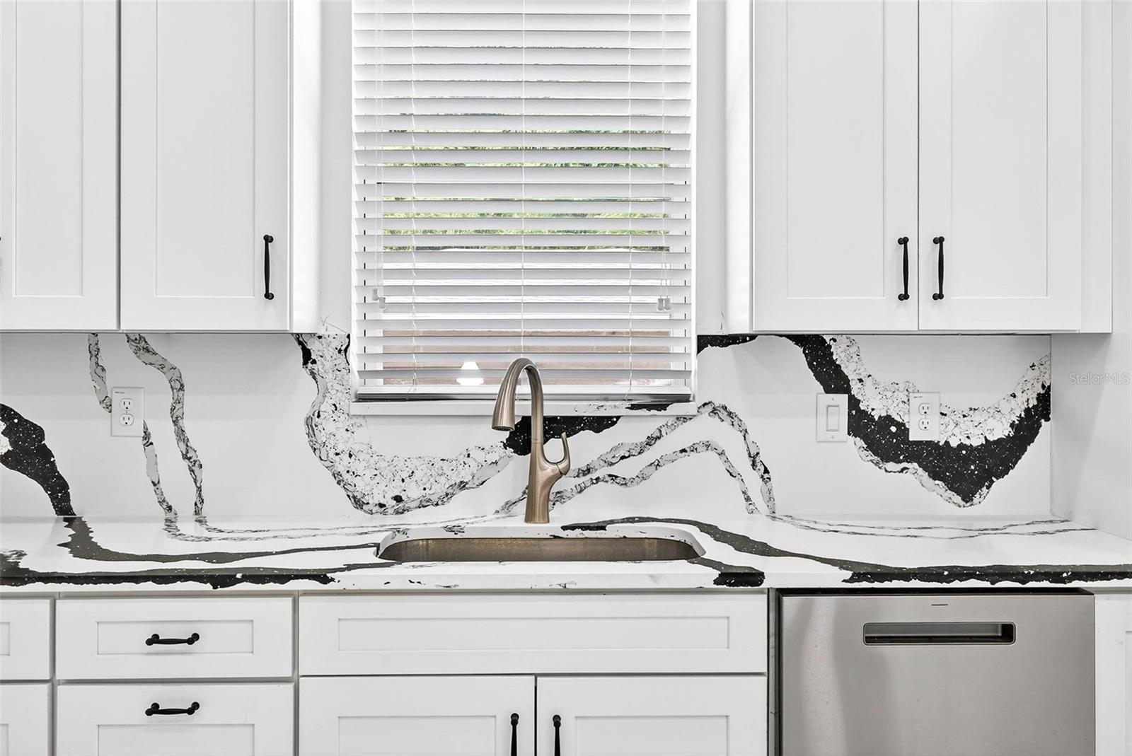 Image 33 of 54 For 216 Glen Arven Avenue