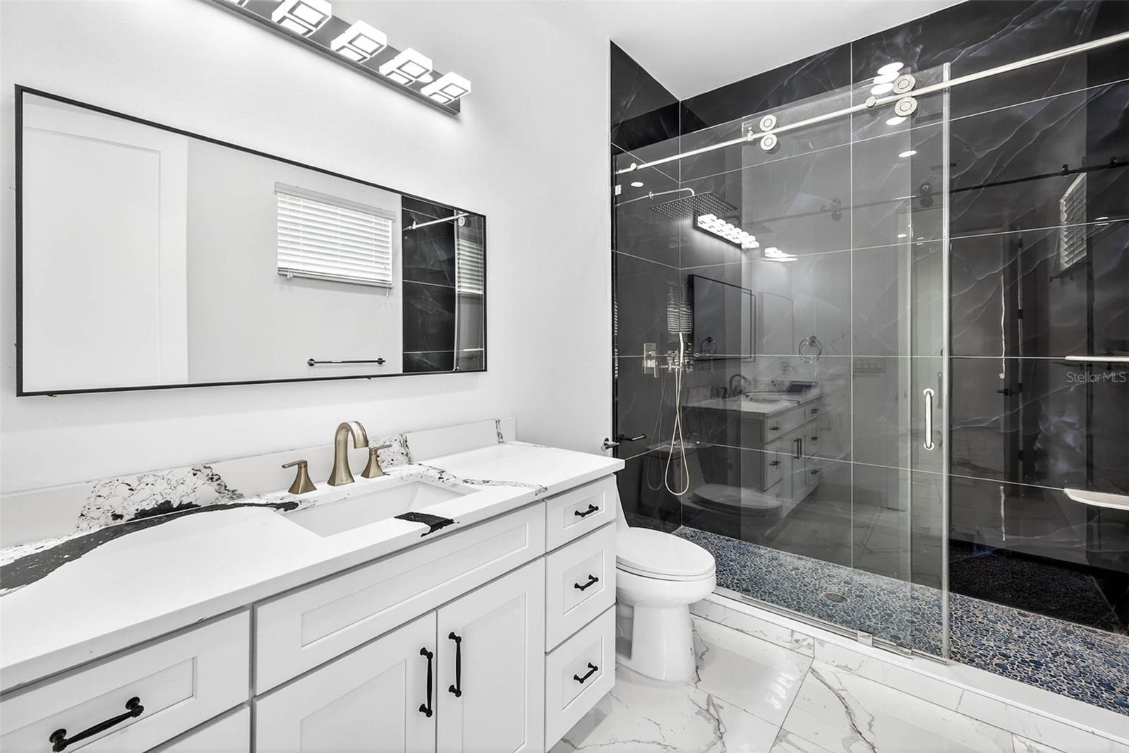 Image 39 of 54 For 216 Glen Arven Avenue