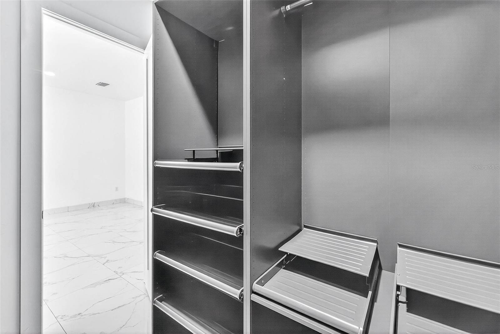 Image 40 of 54 For 216 Glen Arven Avenue