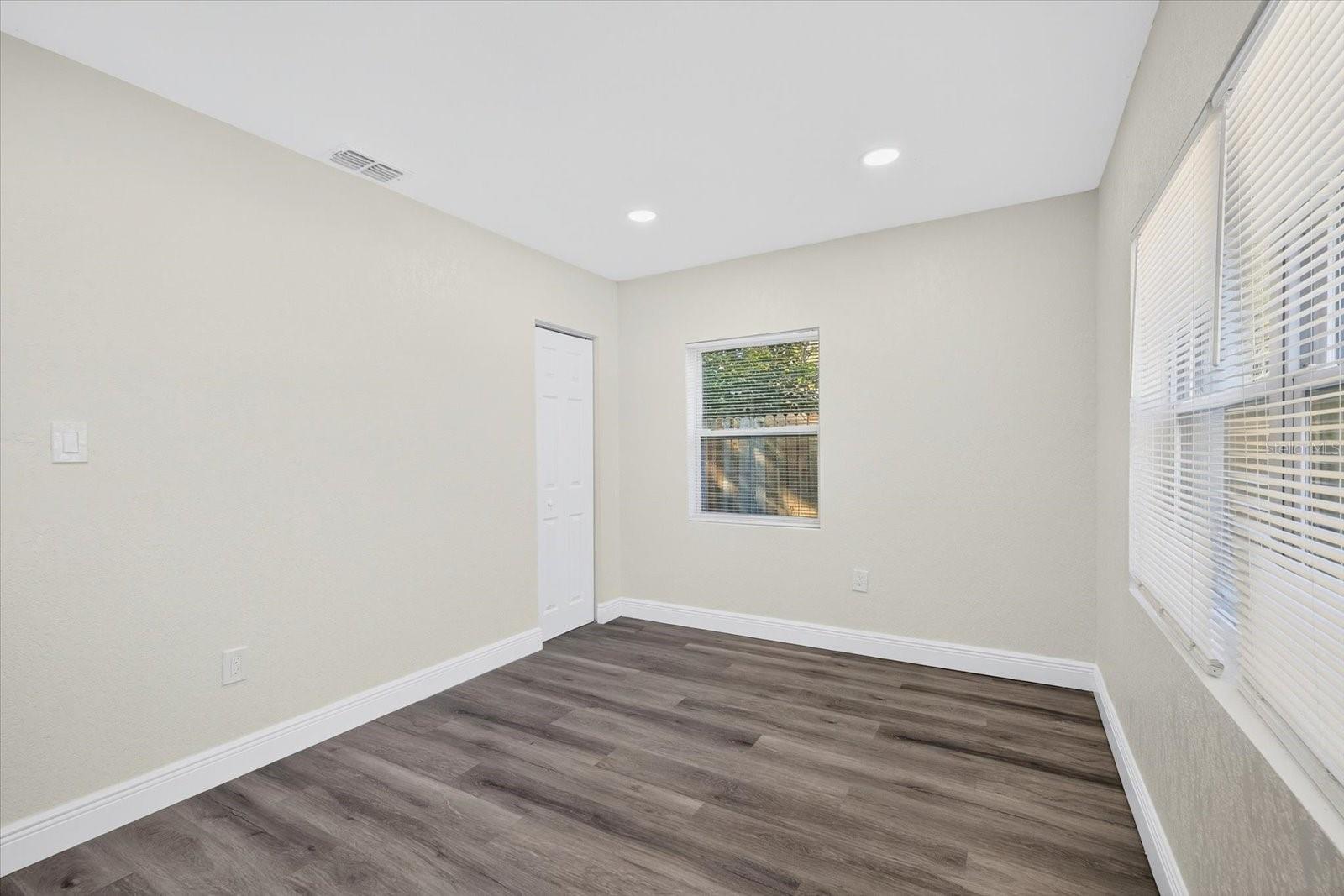 Image 14 of 34 For 1513 Sligh Avenue