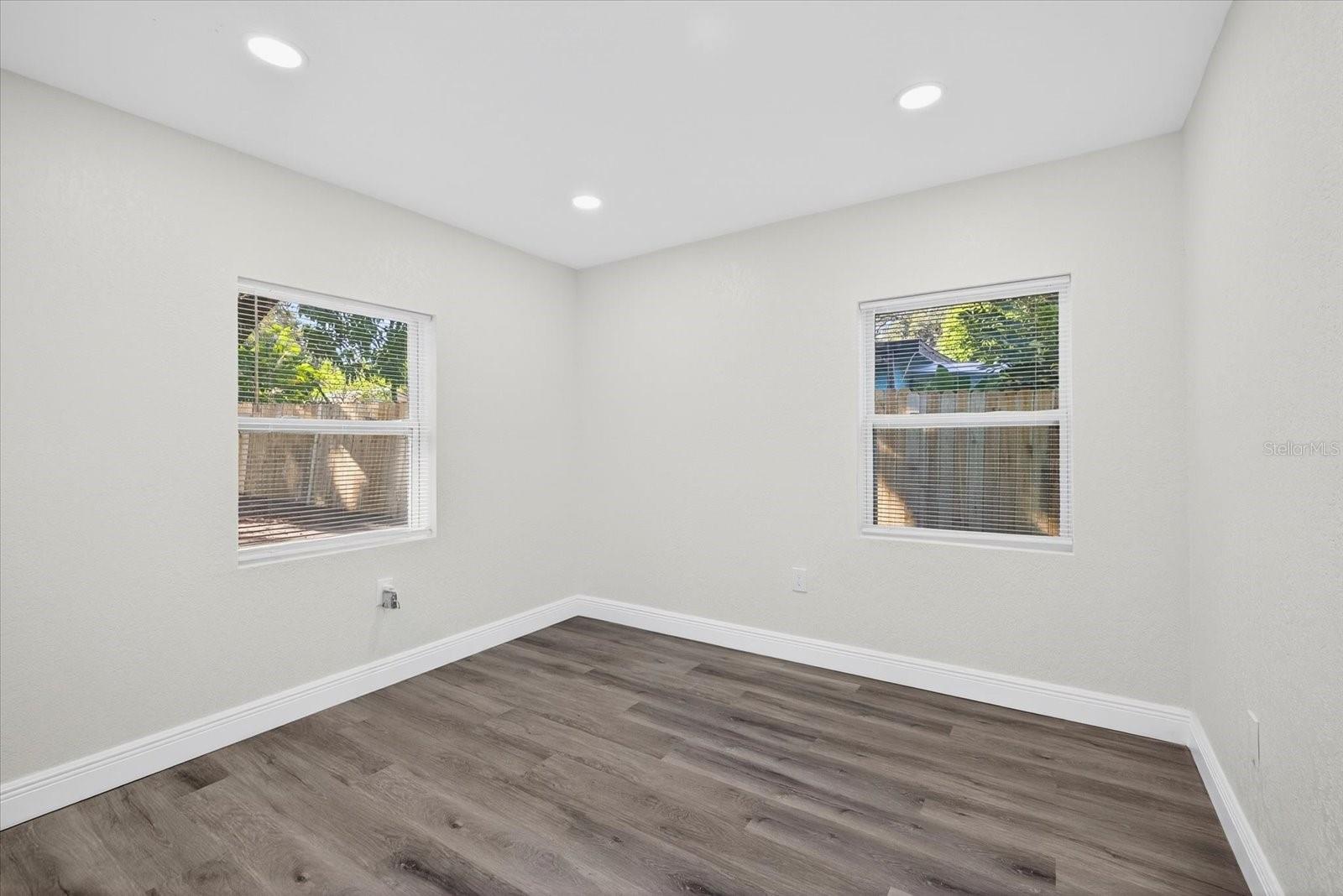 Image 19 of 34 For 1513 Sligh Avenue