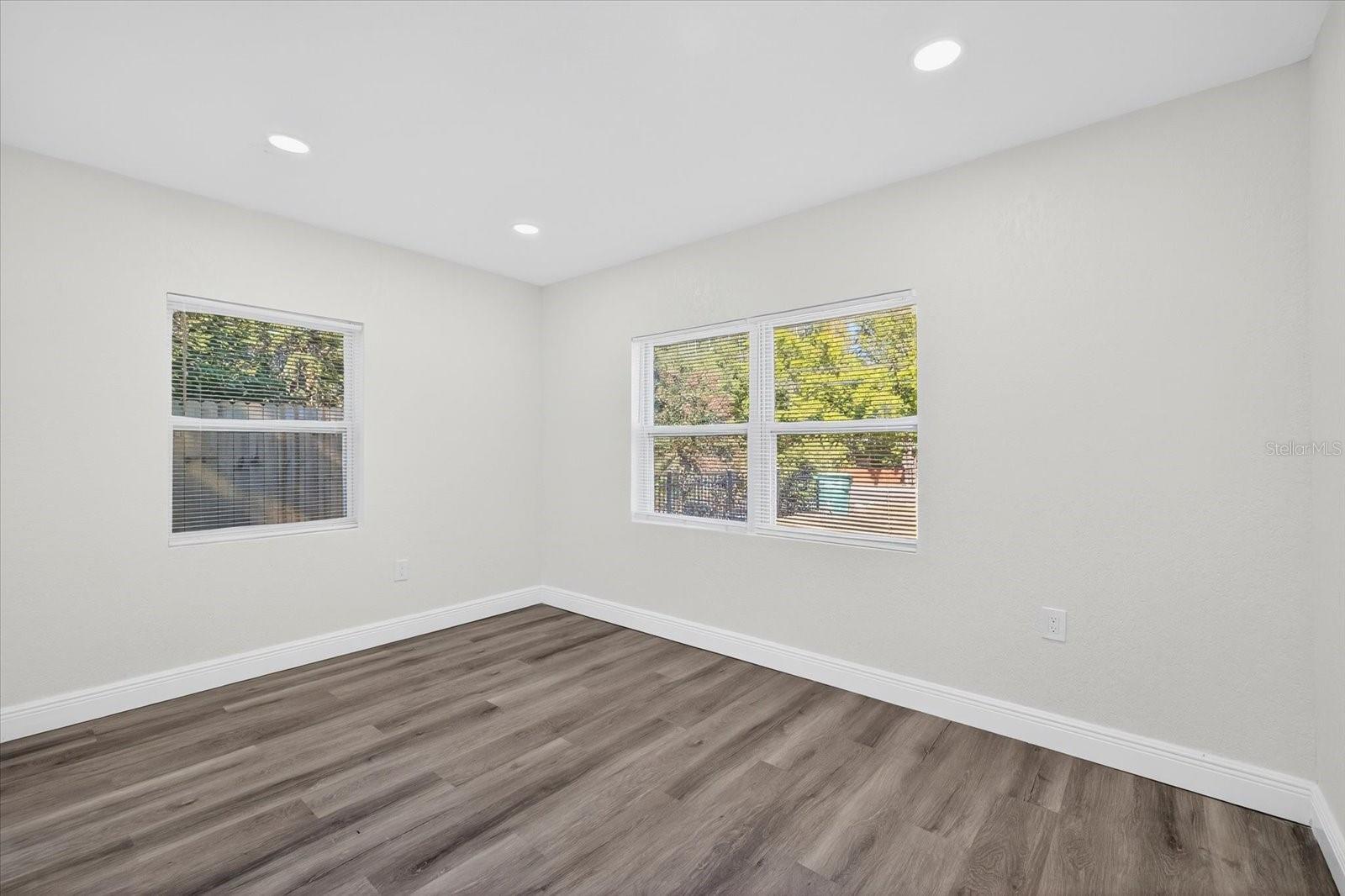 Image 20 of 34 For 1513 Sligh Avenue