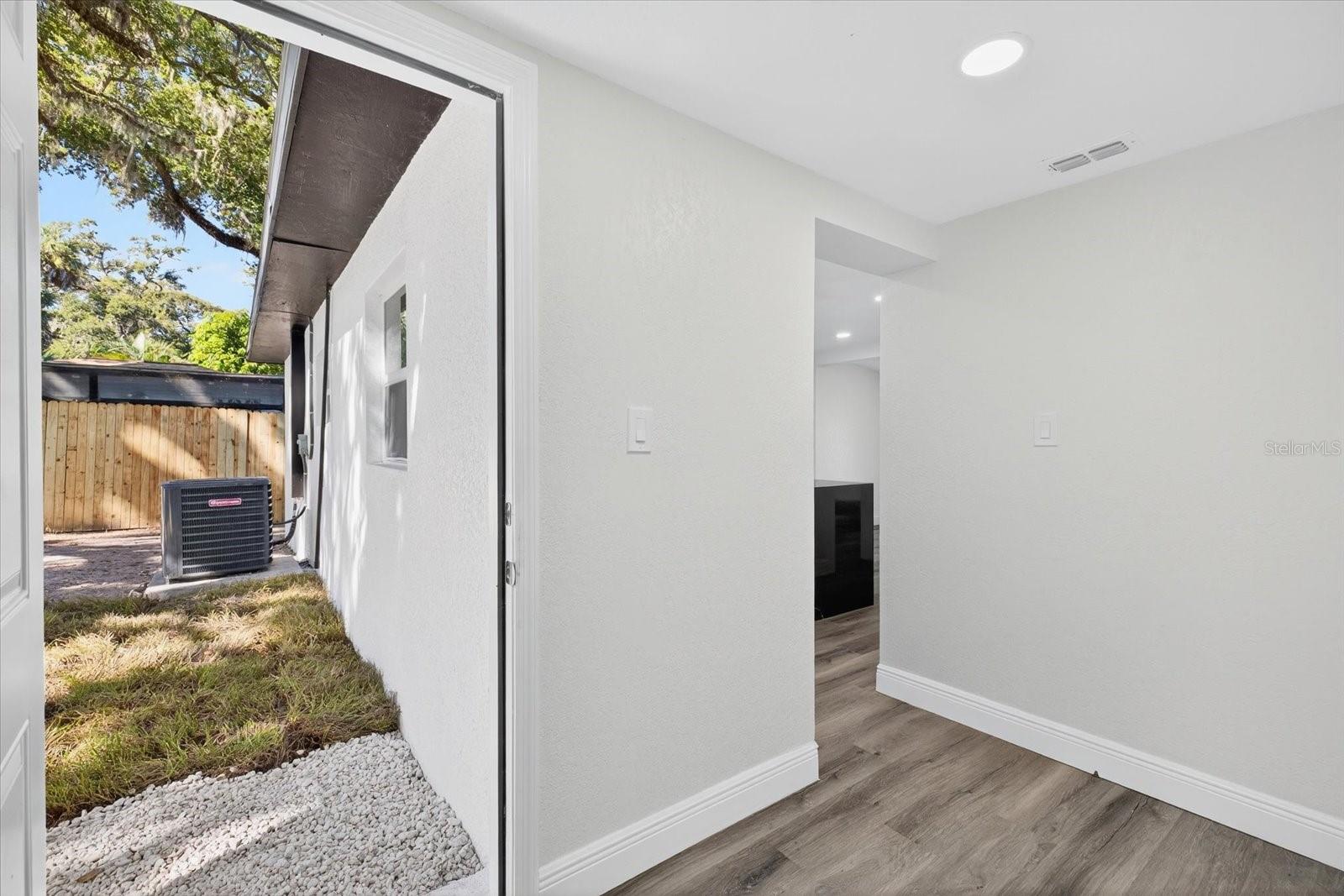 Image 25 of 34 For 1513 Sligh Avenue