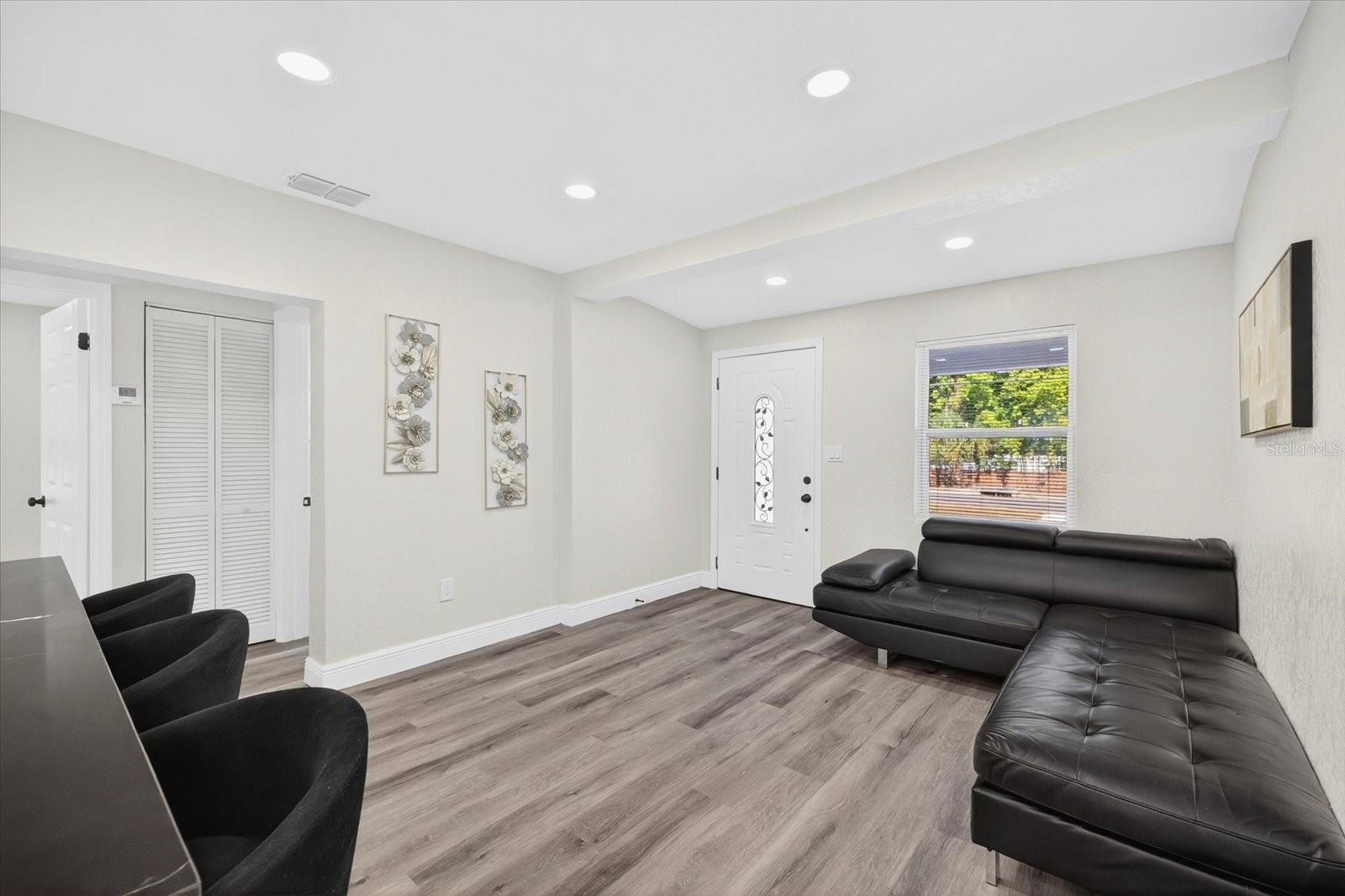 Image 4 of 34 For 1513 Sligh Avenue