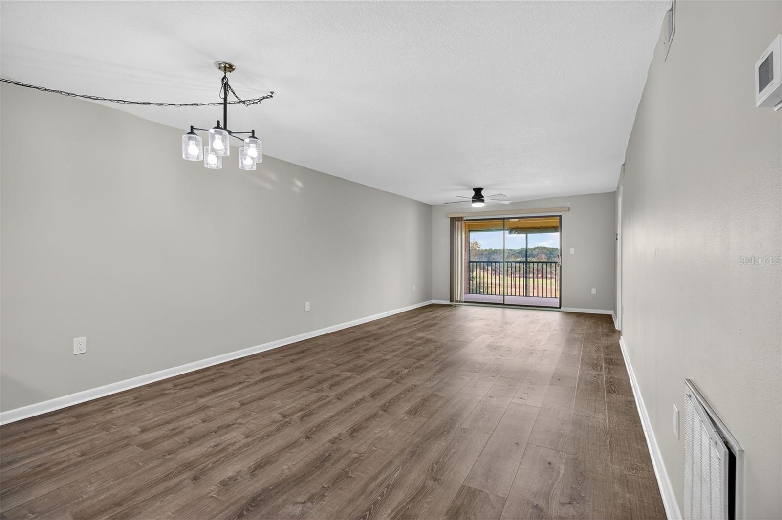 Image 12 of 37 For 1933 Golfview Drive 1933