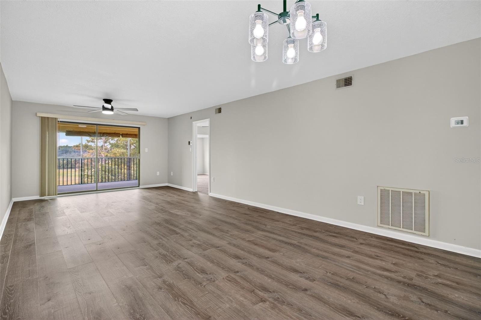 Image 14 of 37 For 1933 Golfview Drive 1933