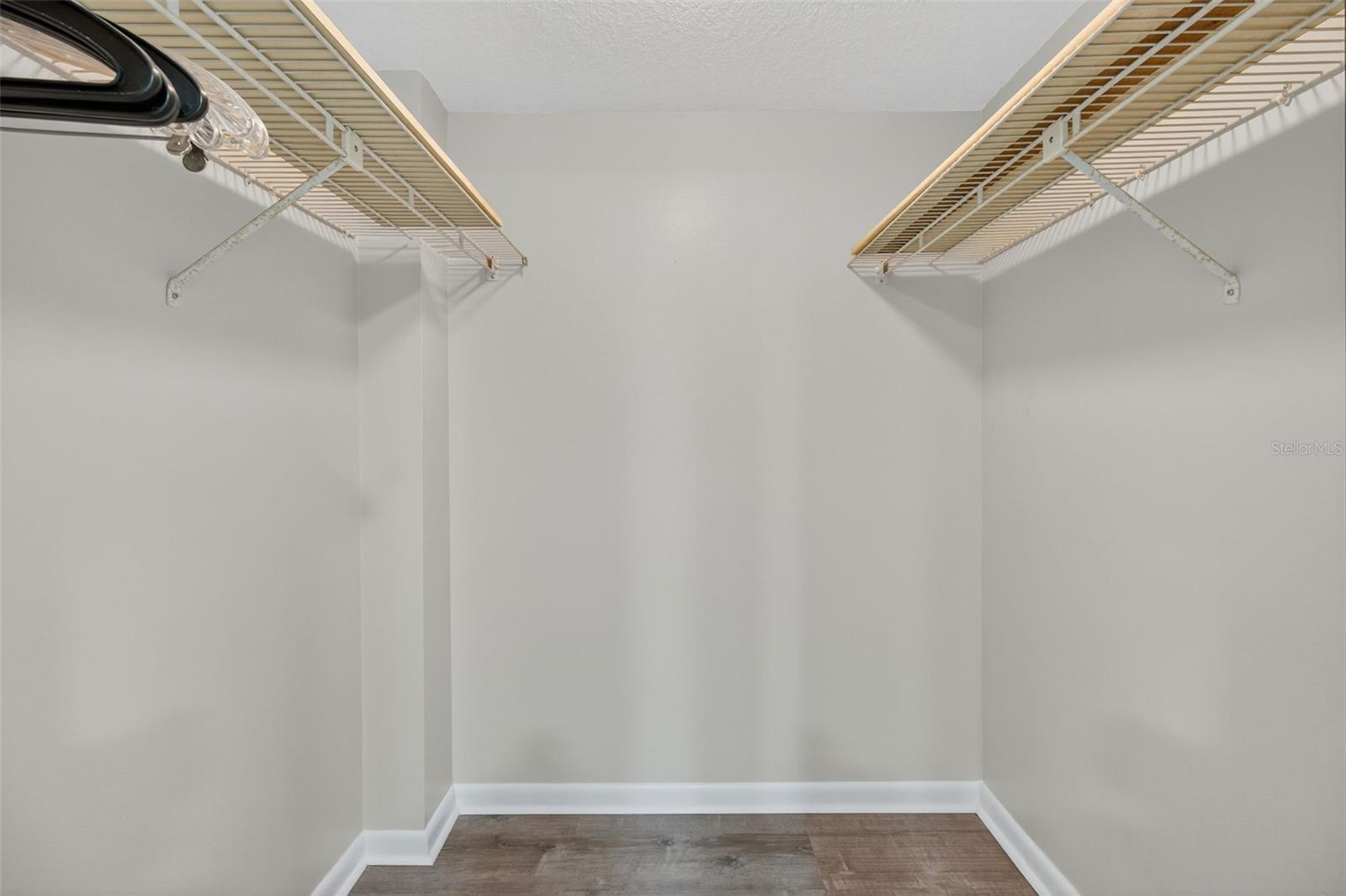 Image 21 of 37 For 1933 Golfview Drive 1933