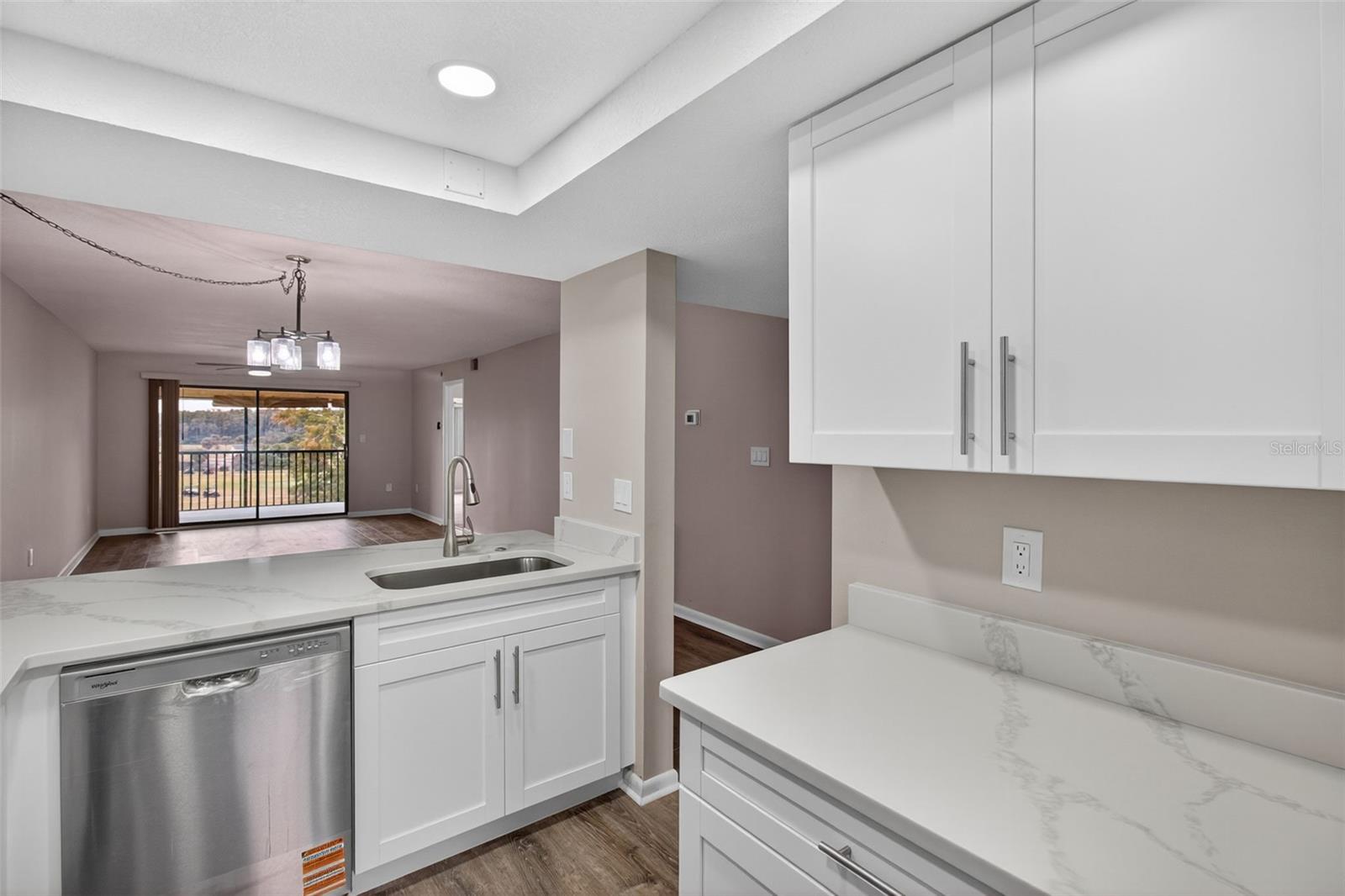 Image 7 of 37 For 1933 Golfview Drive 1933