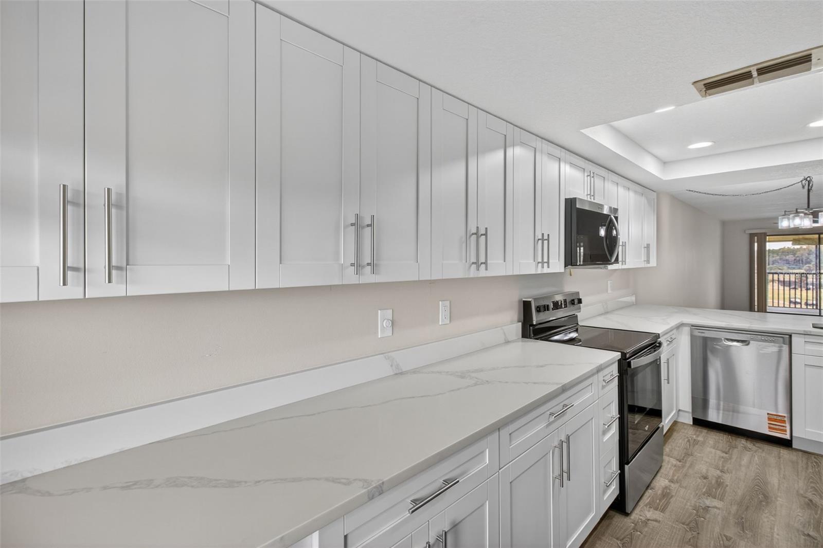 Image 8 of 37 For 1933 Golfview Drive 1933