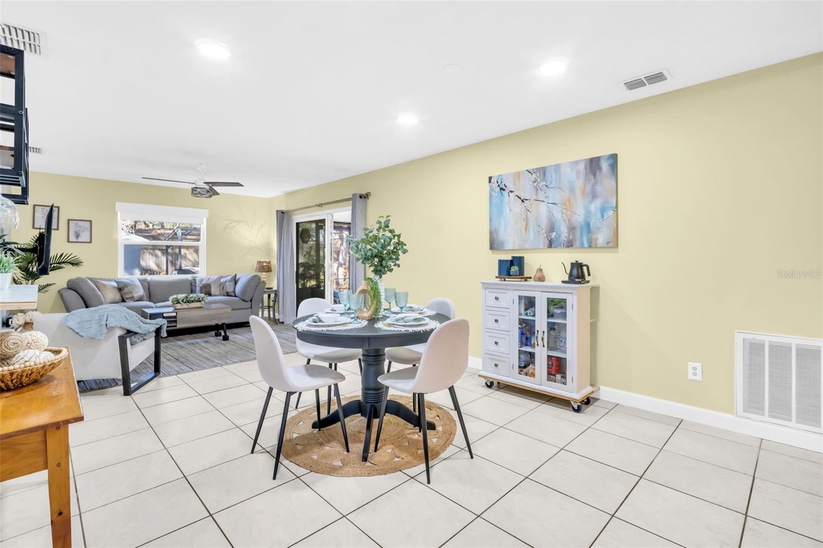 Image 10 of 40 For 2056 Red Cedar Lane E