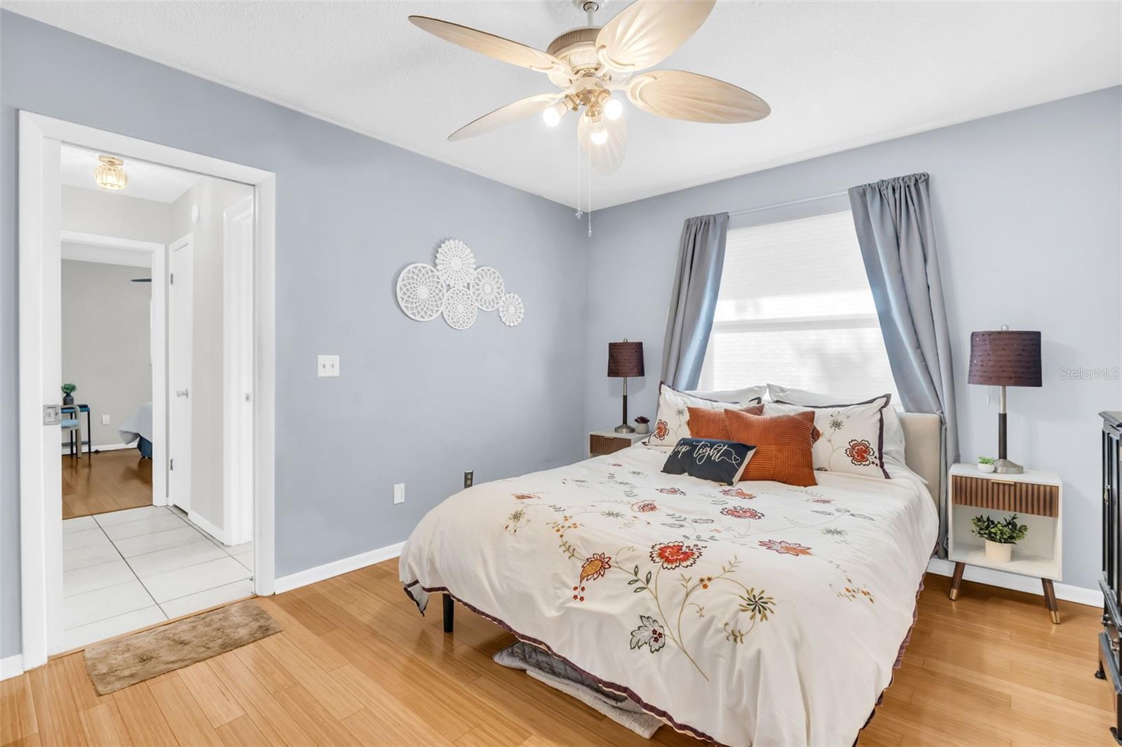 Image 17 of 40 For 2056 Red Cedar Lane E