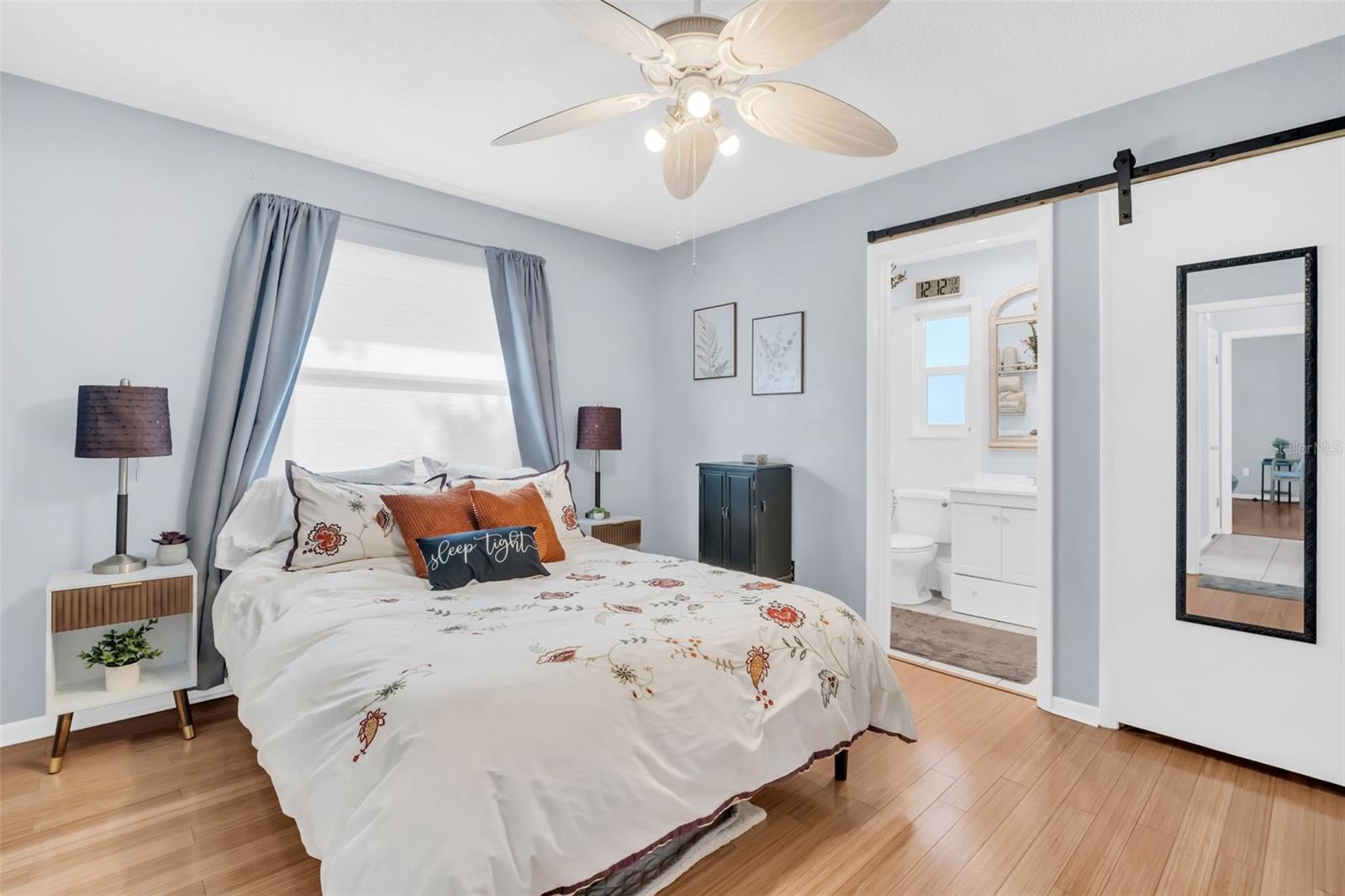 Image 19 of 40 For 2056 Red Cedar Lane E