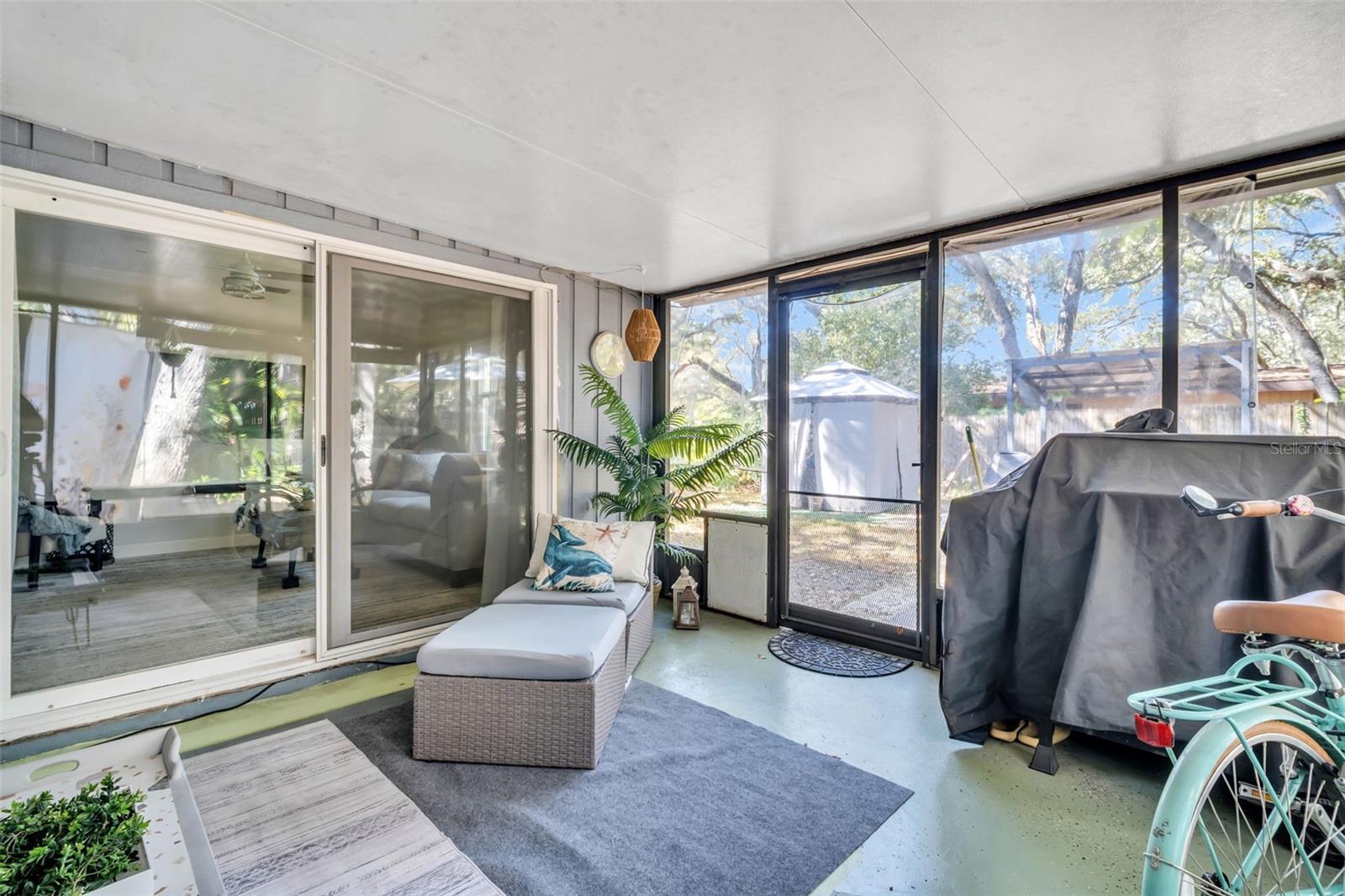 Image 25 of 40 For 2056 Red Cedar Lane E