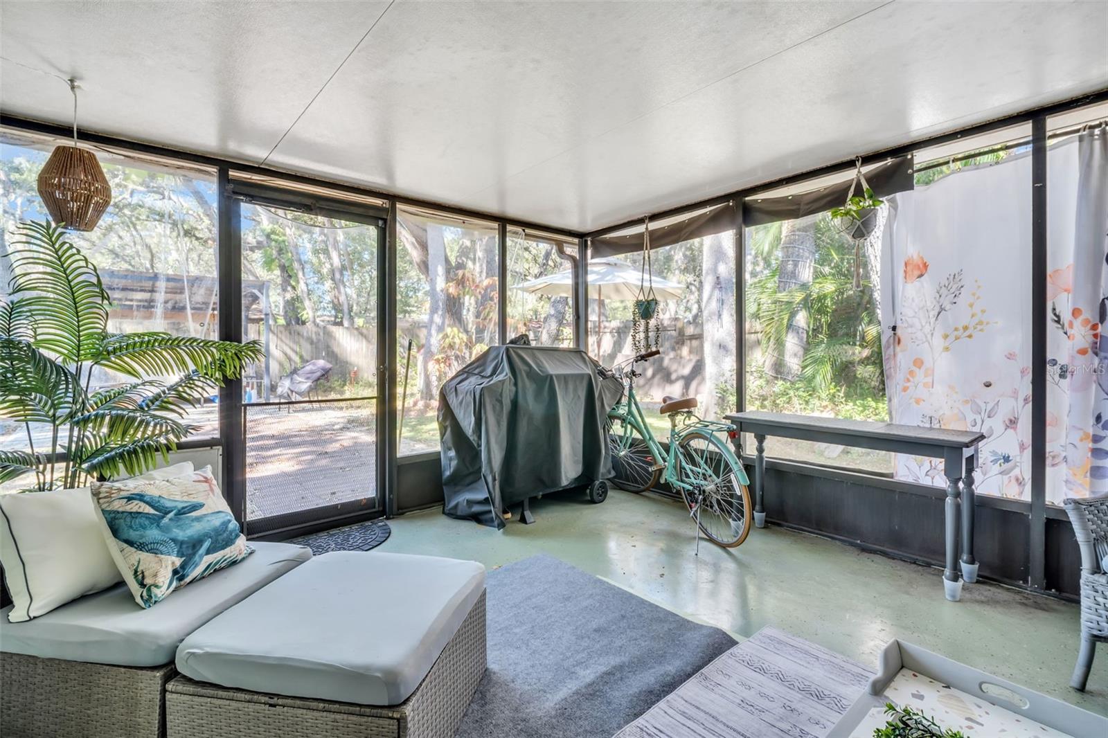 Image 27 of 40 For 2056 Red Cedar Lane E