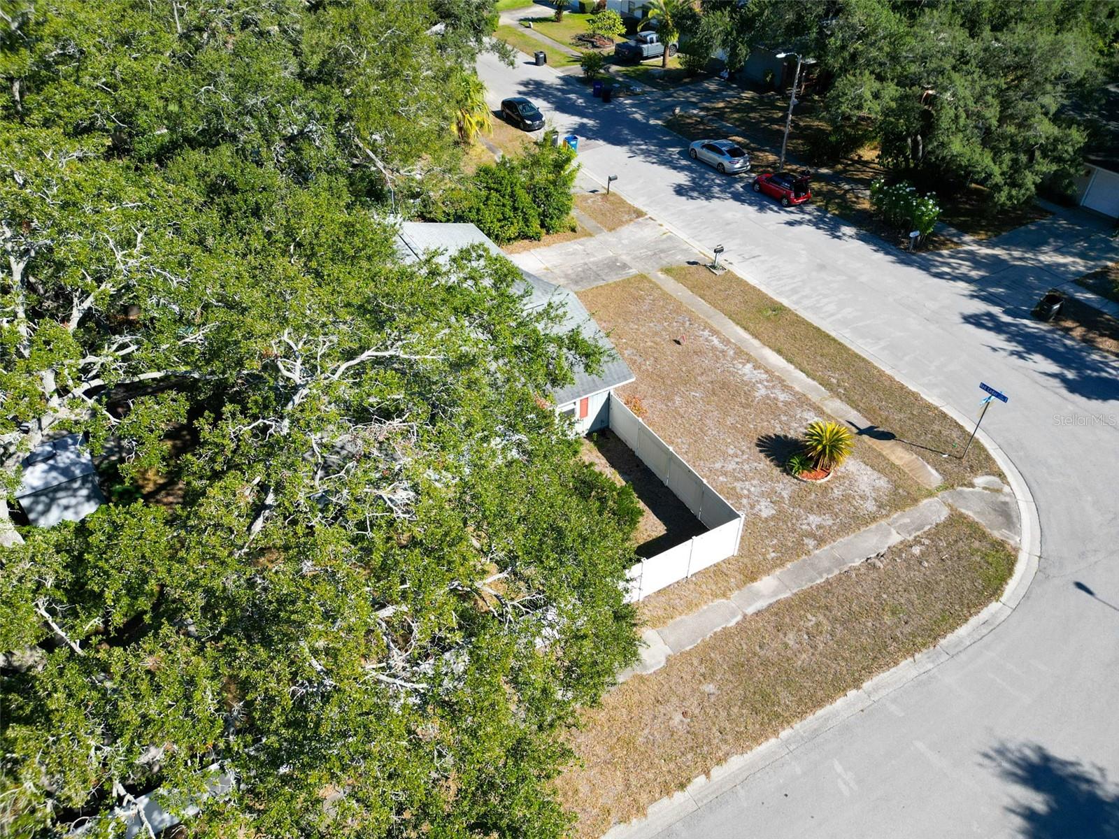 Image 33 of 40 For 2056 Red Cedar Lane E