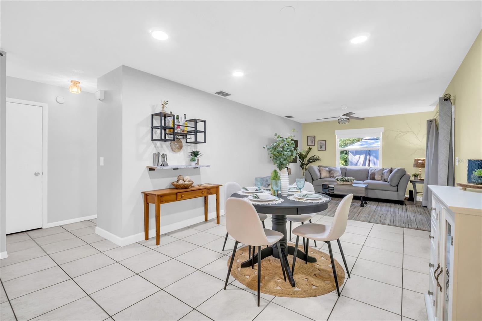 Image 9 of 40 For 2056 Red Cedar Lane E