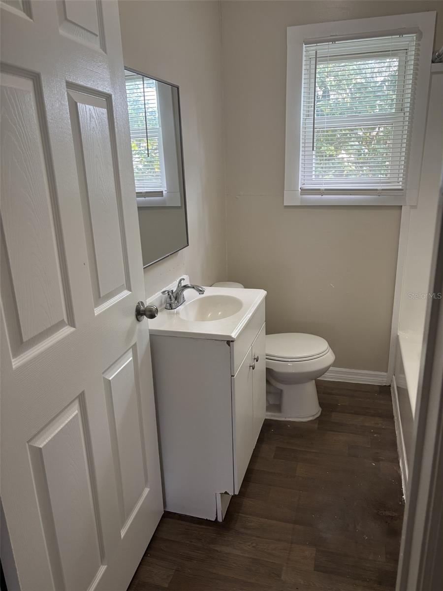 Image 12 of 16 For 1103 9th Avenue