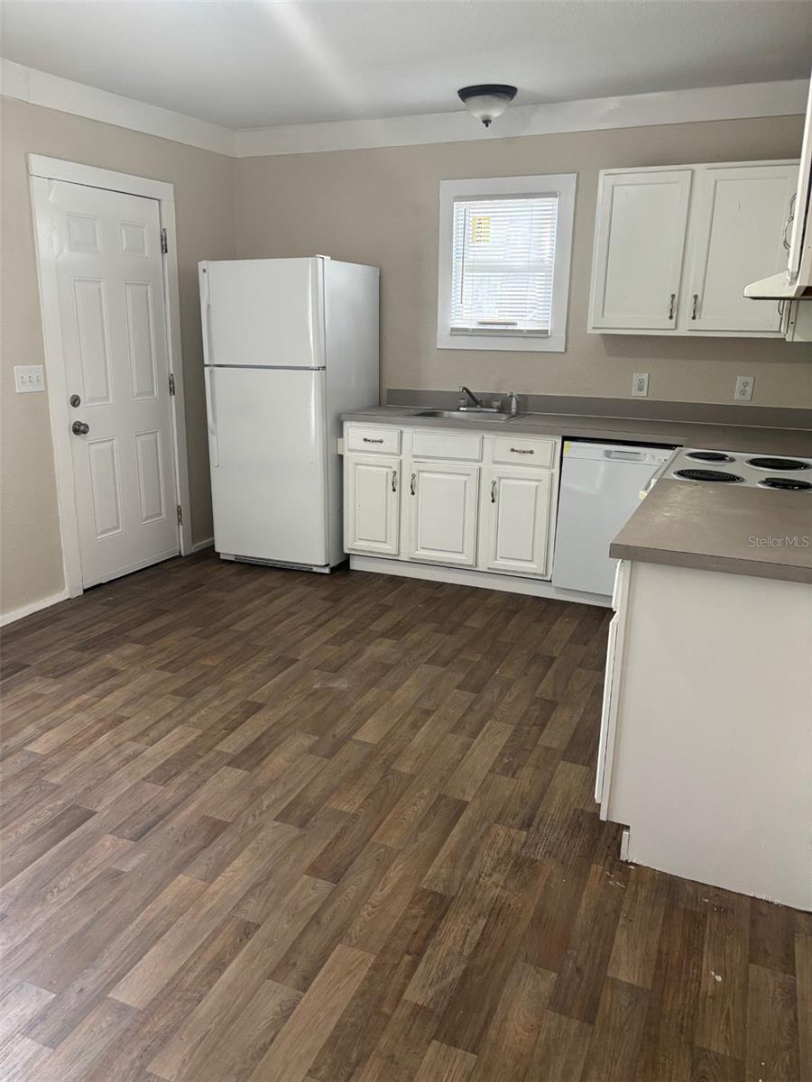 Image 6 of 16 For 1103 9th Avenue