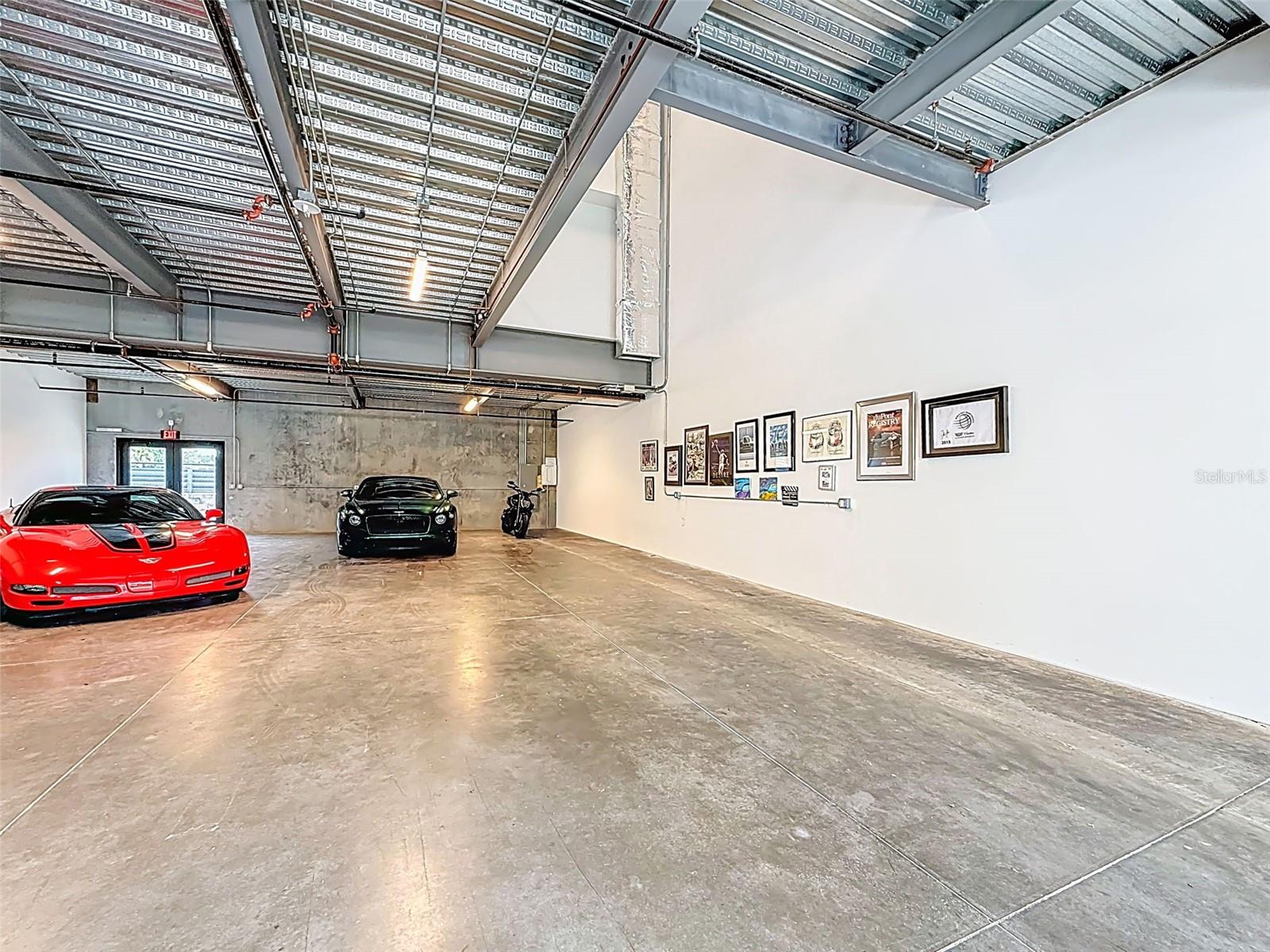 Listing photo id 18 for 6500 Motor Enclave Way #1405