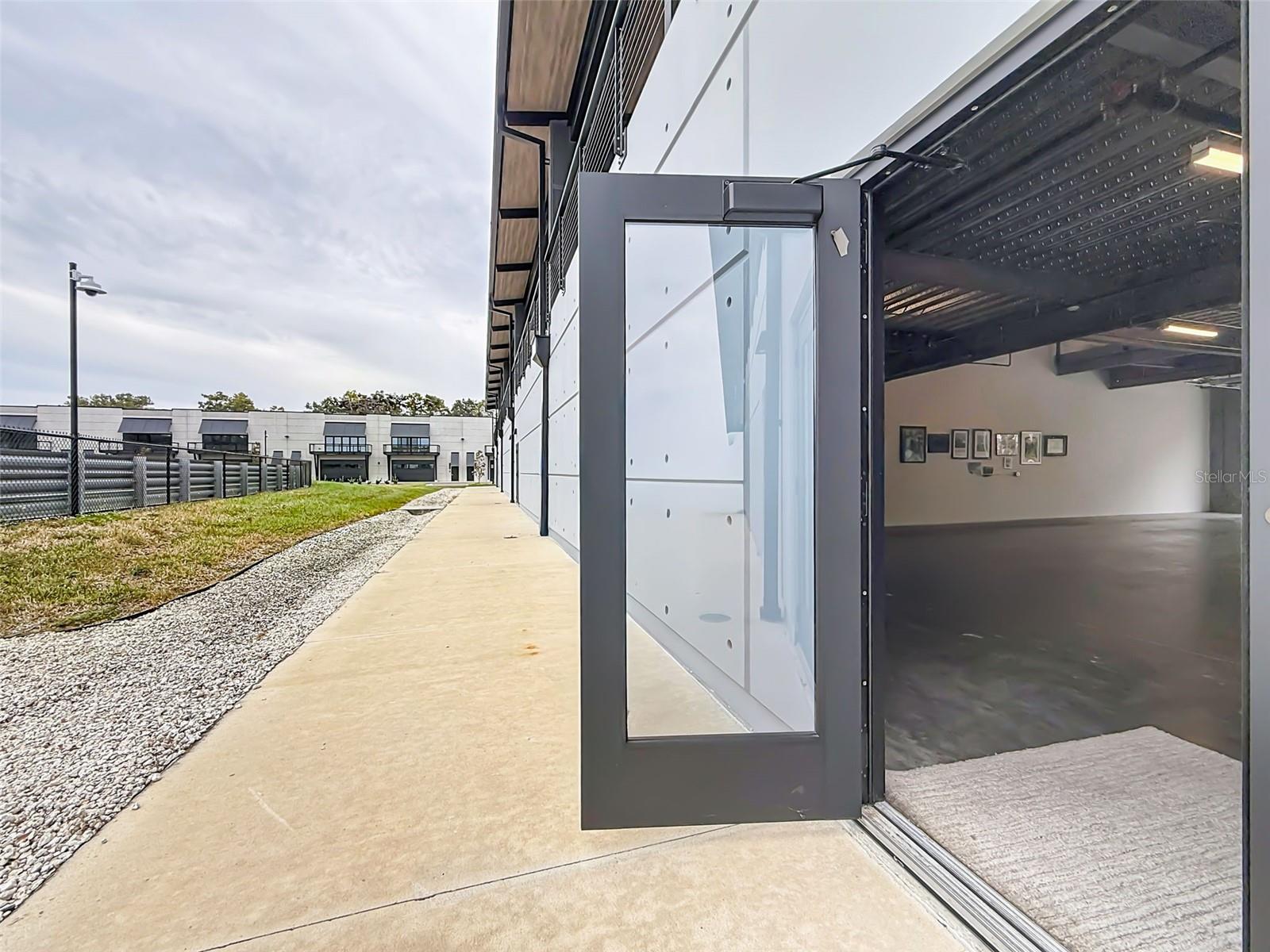 Listing photo id 21 for 6500 Motor Enclave Way #1405