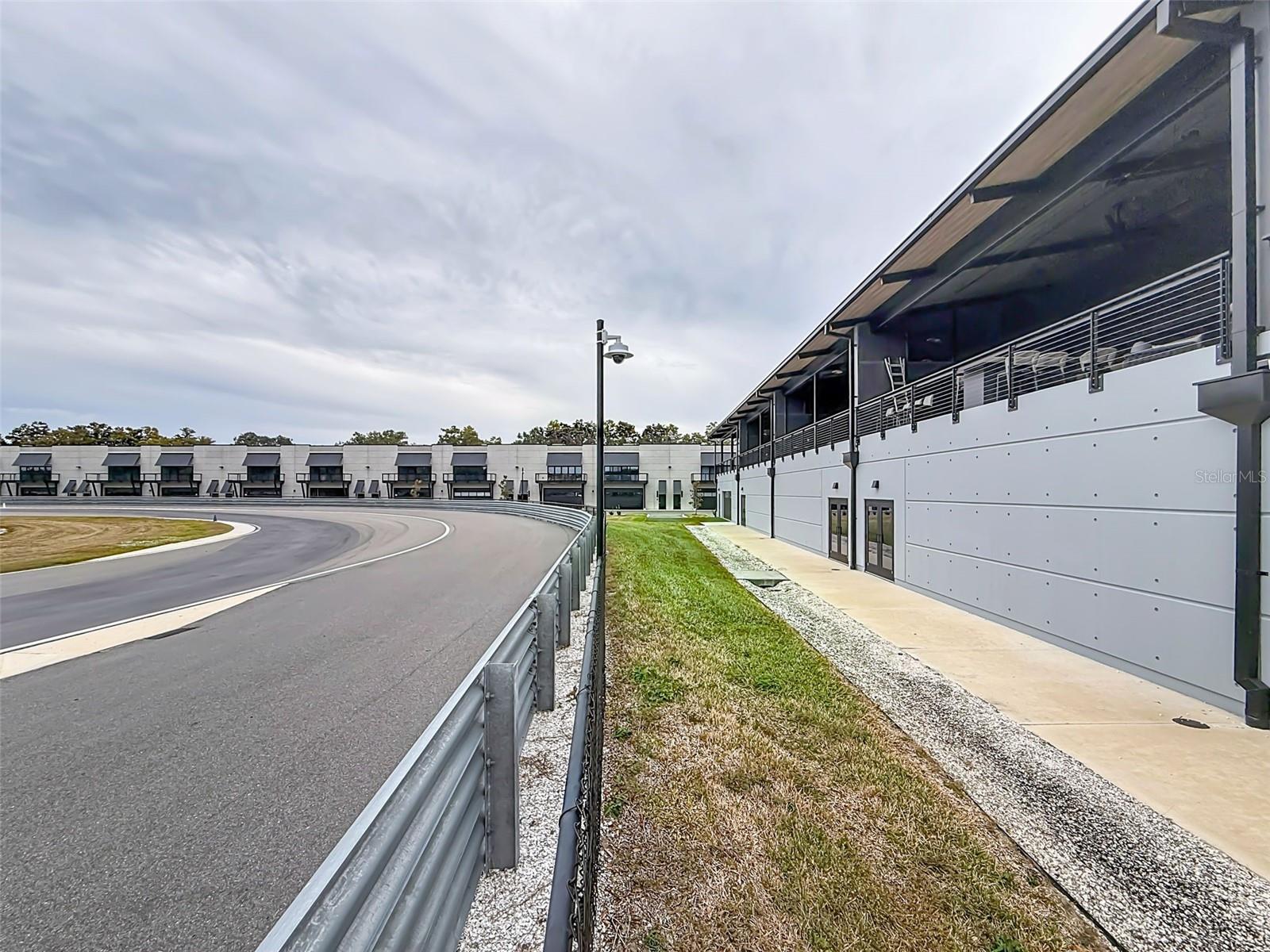 Listing photo id 23 for 6500 Motor Enclave Way #1405