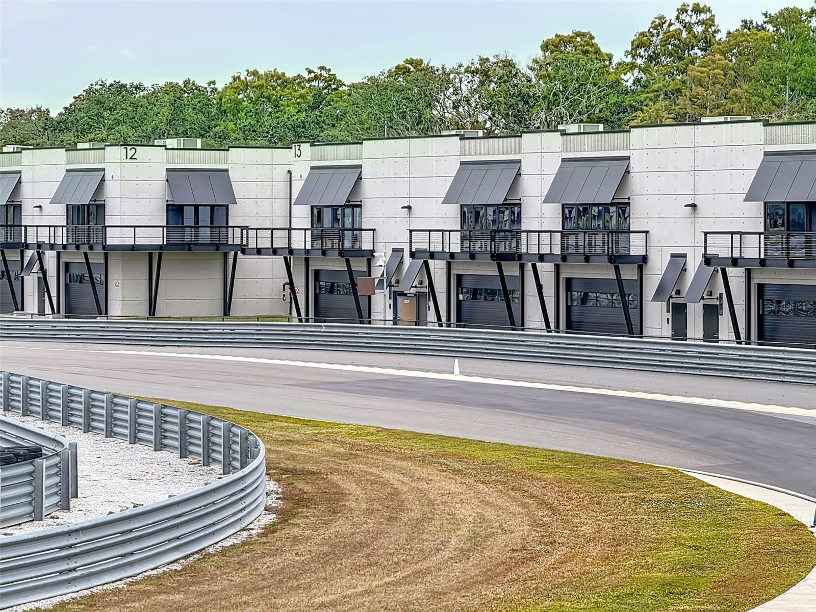 Listing photo id 67 for 6500 Motor Enclave Way #1405